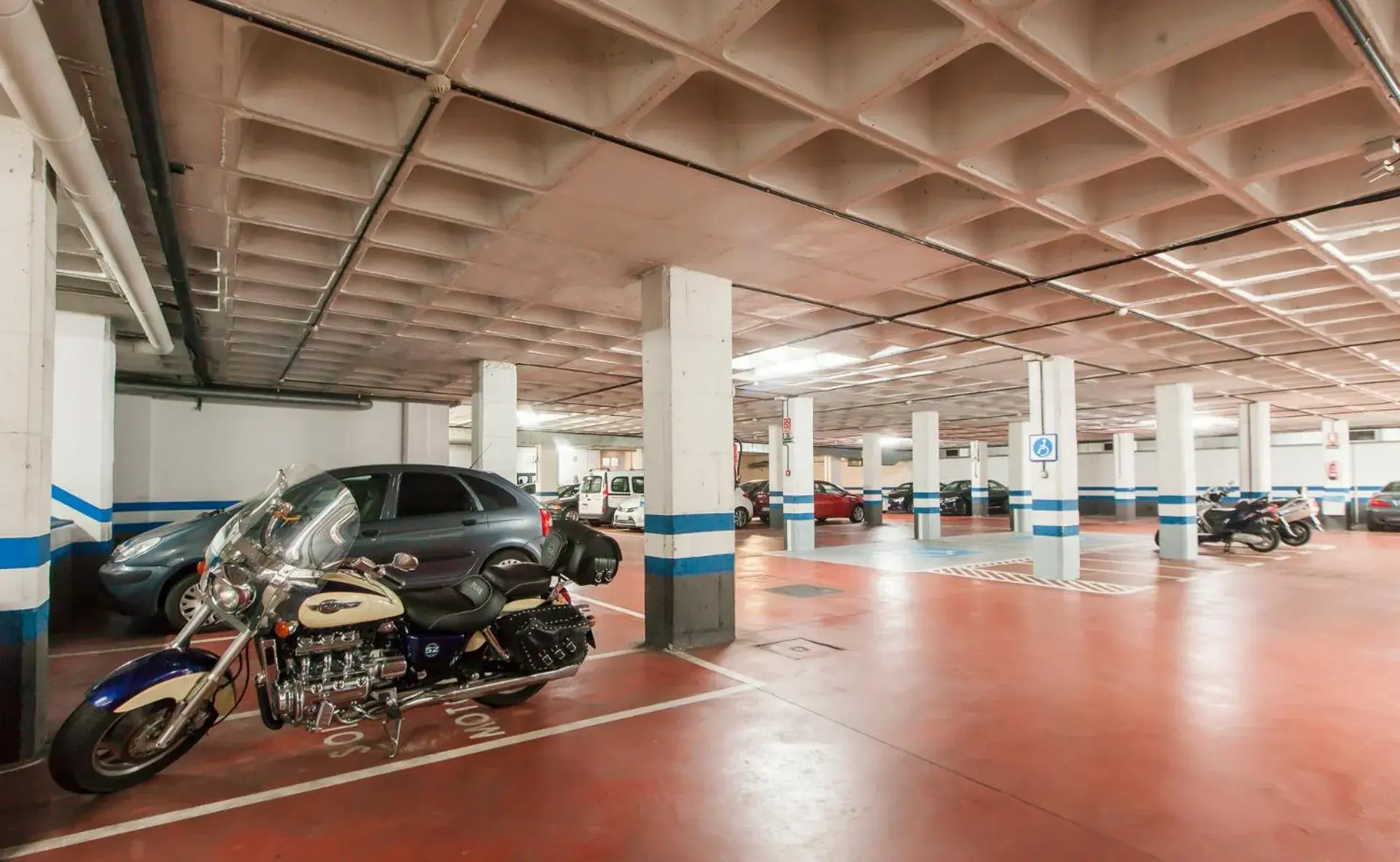 Property building in Hotel Albret Property building in Hotel Albret