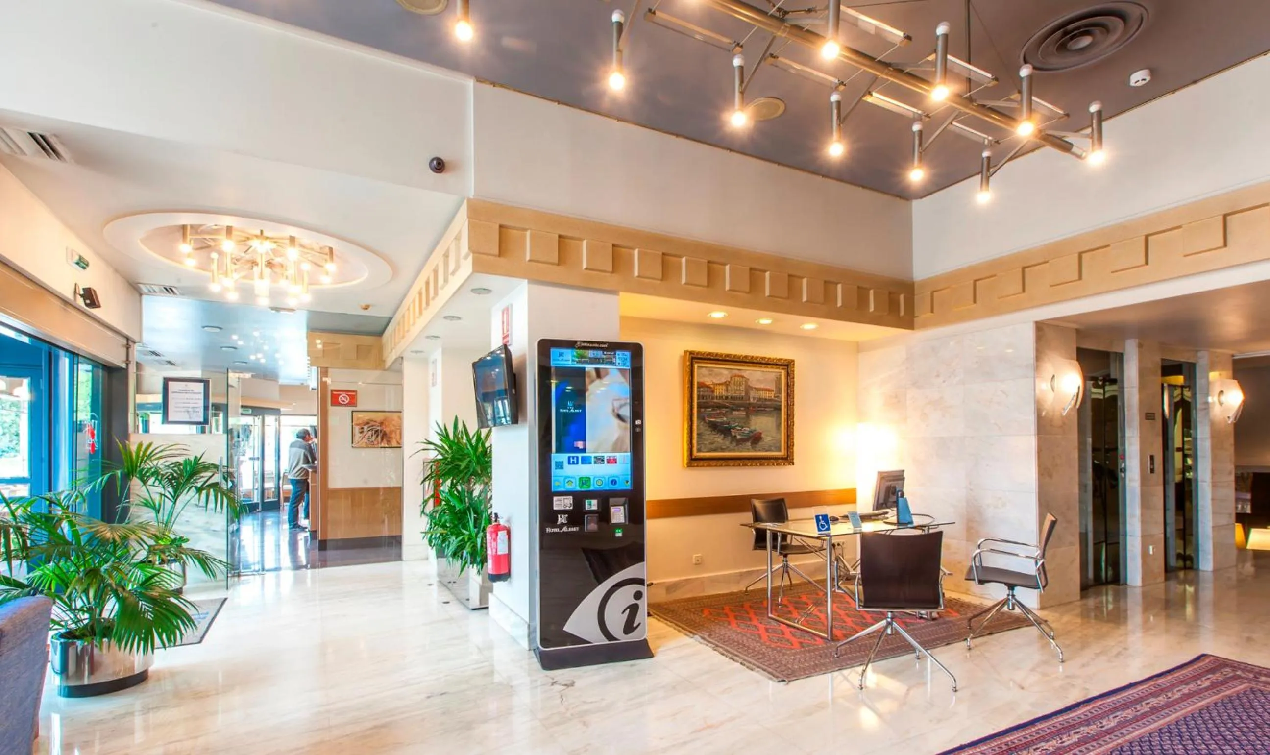 Facade/entrance in Hotel Albret