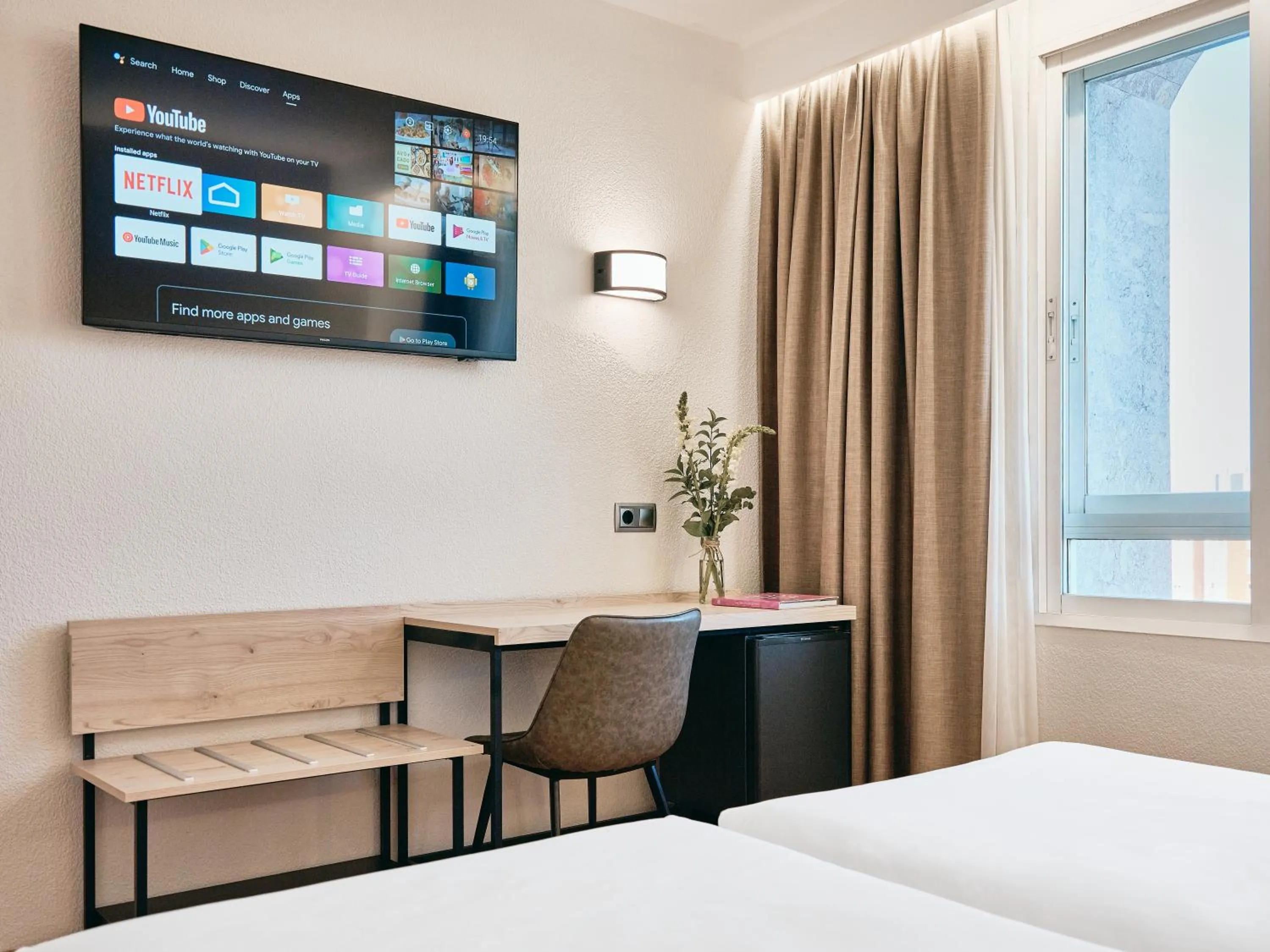 Bedroom, Bed in Hotel Albret