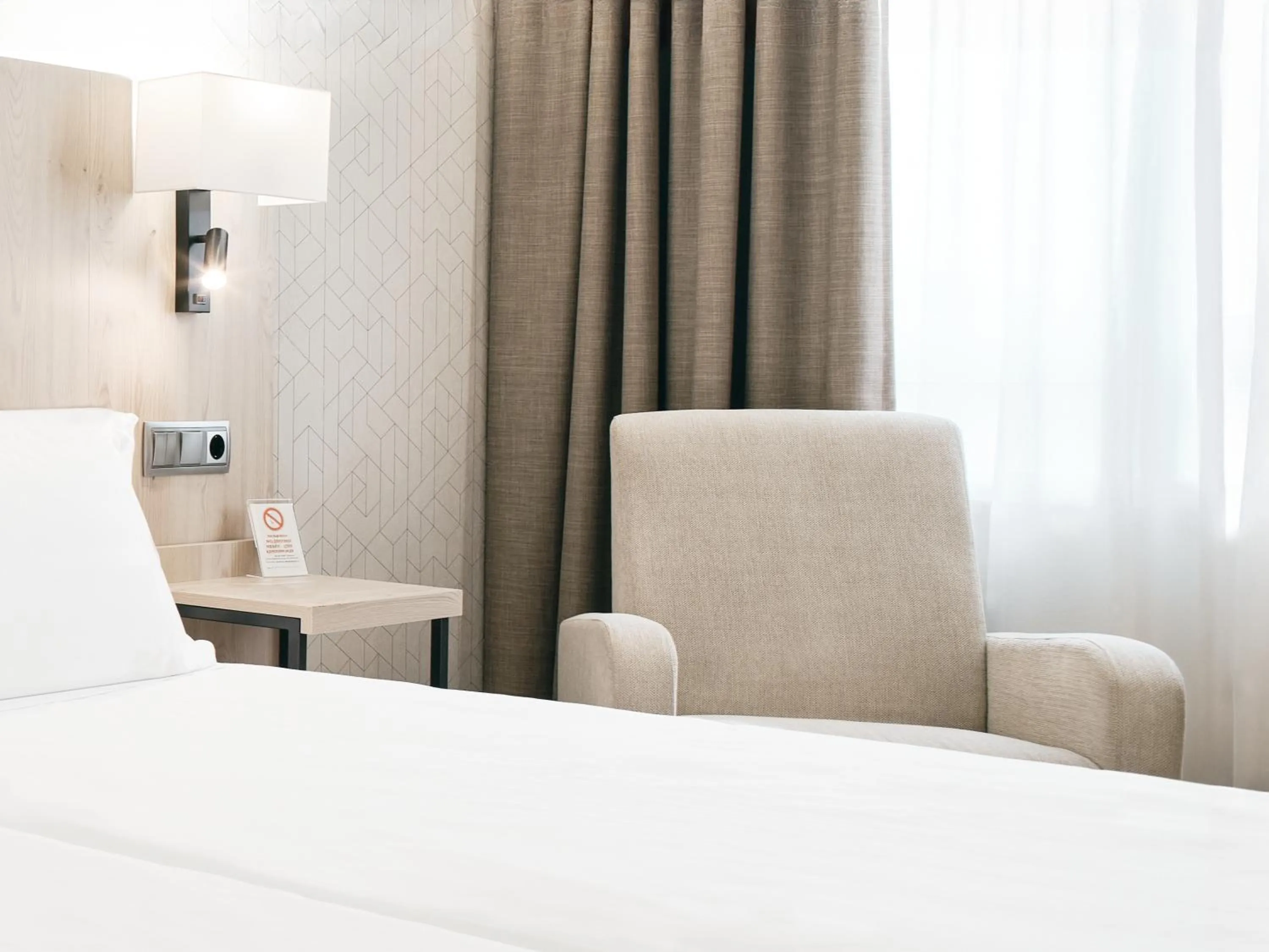 Bedroom, Bed in Hotel Albret