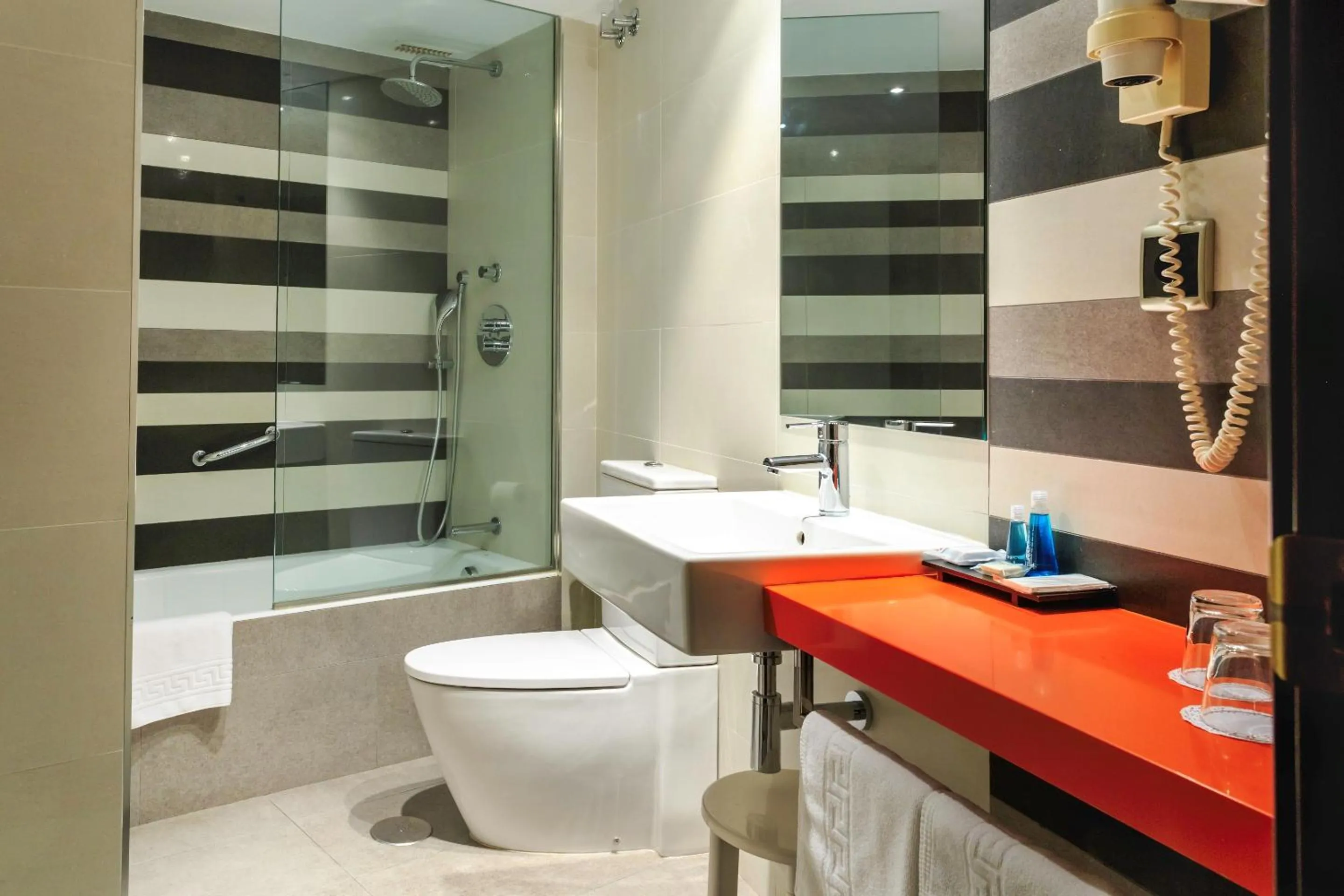 Bathroom in Nuevo Torreluz