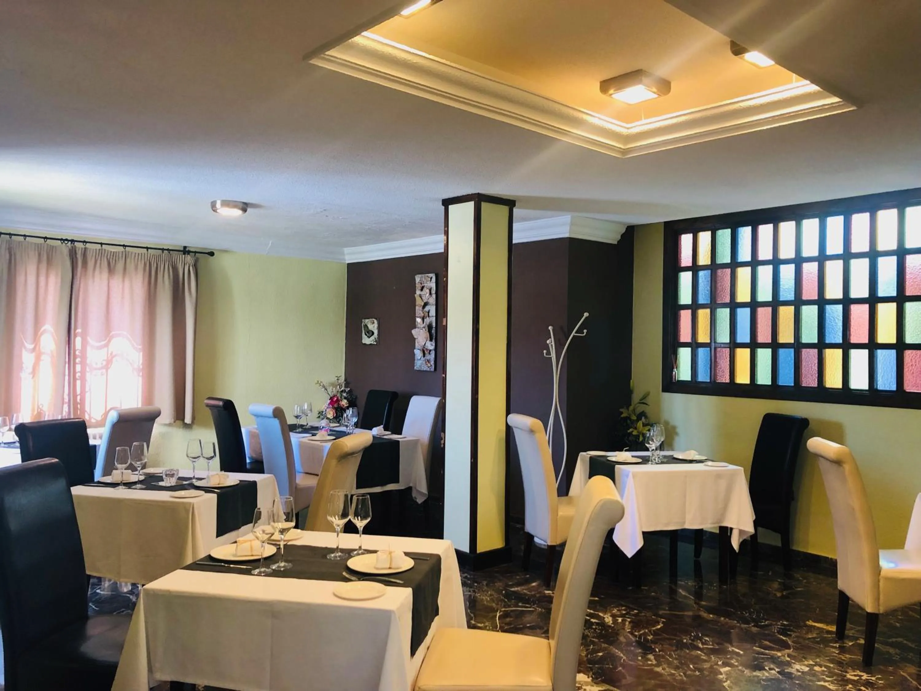 Restaurant/places to eat in Hotel Puerta Nazarí