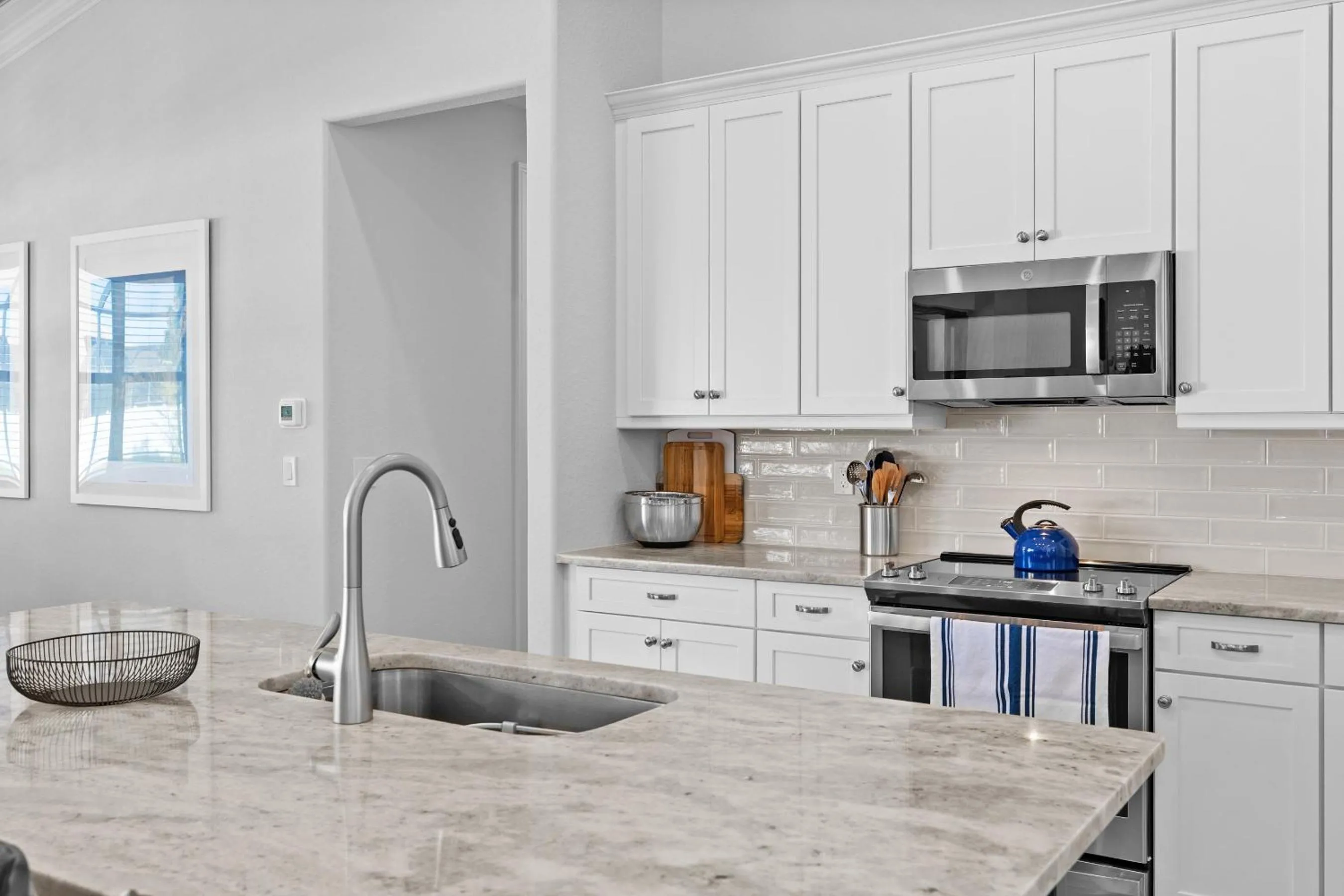 Kitchen or kitchenette in Absolutely stunning home that truly embodies Florida living, Villa Blue Starfish