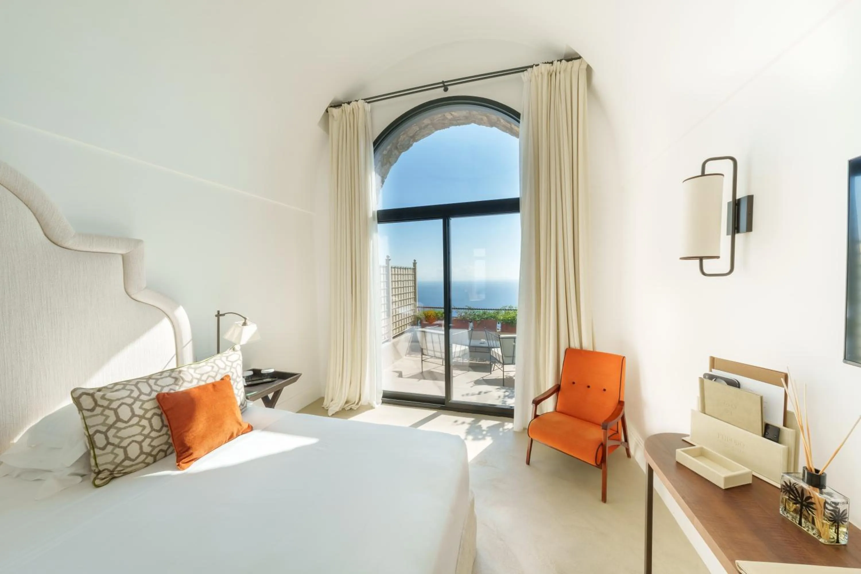 Bed in Furore Grand Hotel