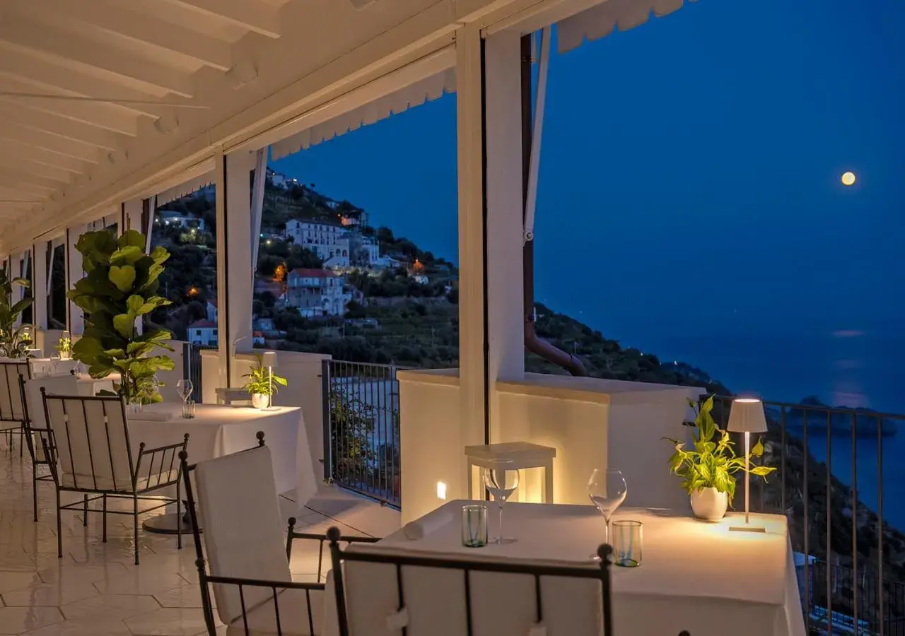 Restaurant/places to eat in Furore Grand Hotel Restaurant/places to eat in Furore Grand Hotel