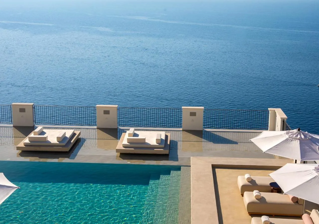 Swimming pool in Furore Grand Hotel