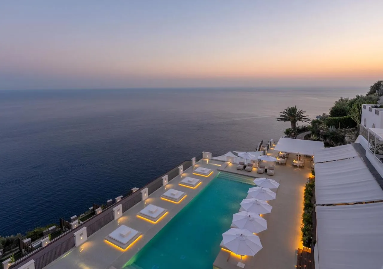 Swimming pool in Furore Grand Hotel