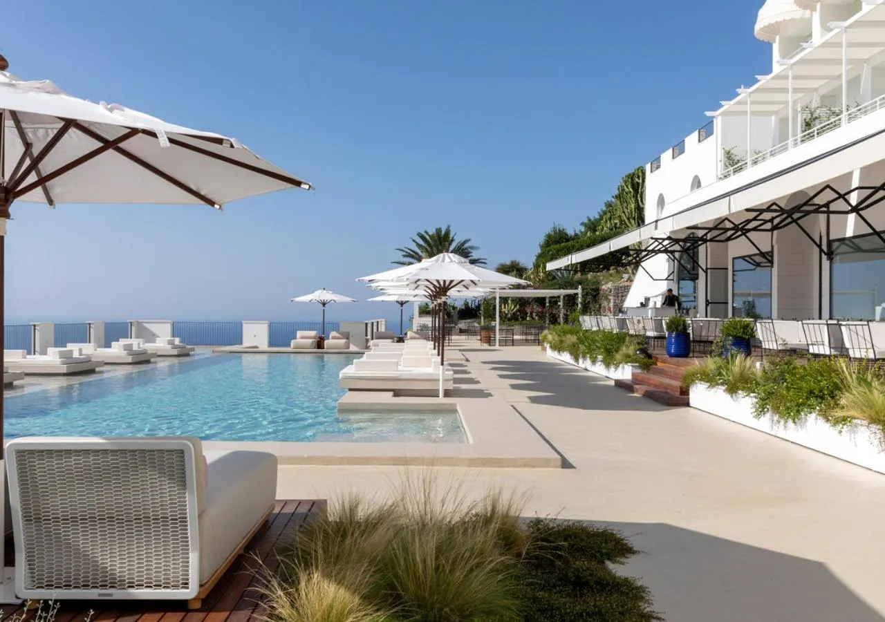 Swimming pool in Furore Grand Hotel