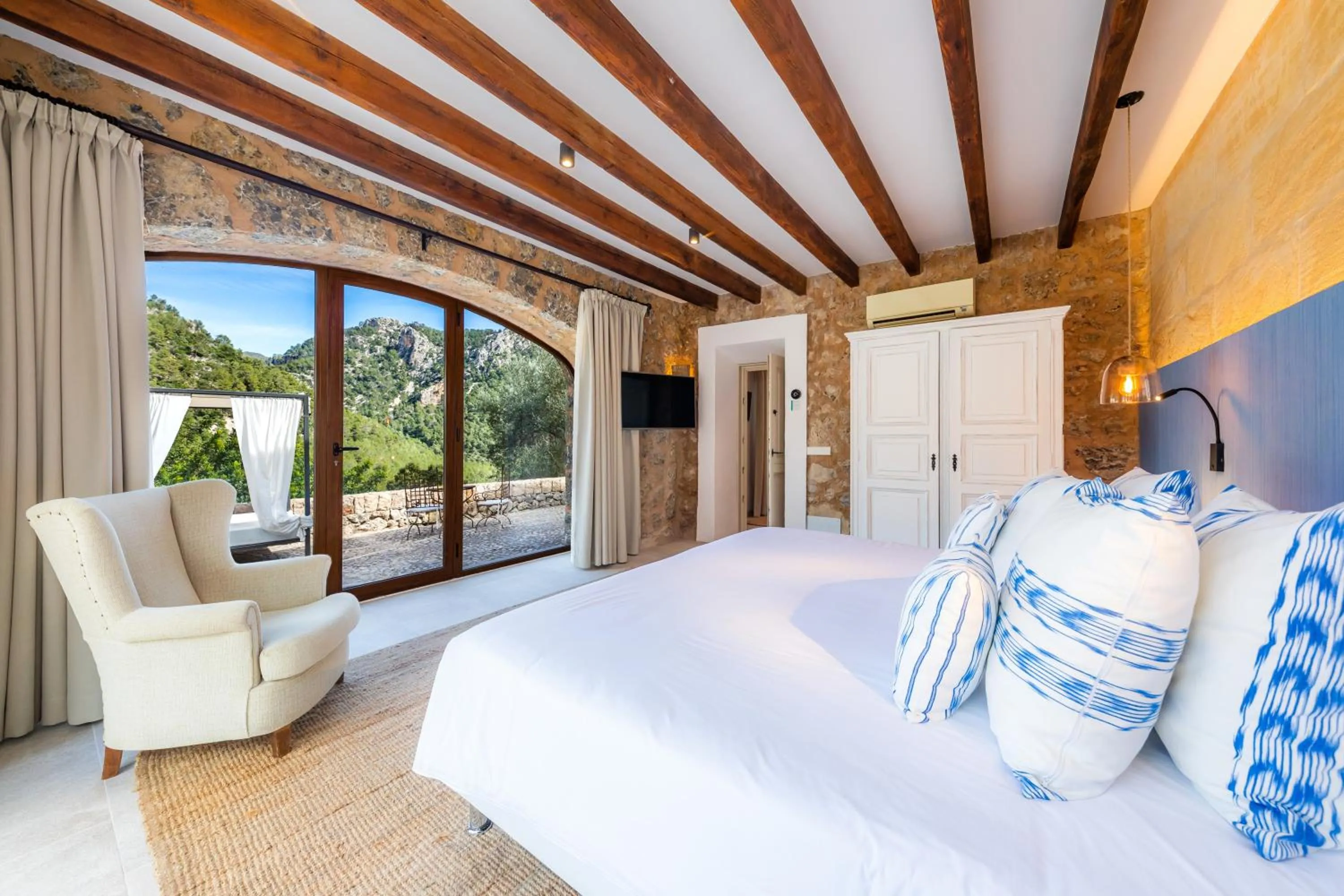 Bedroom in Finca Albellons