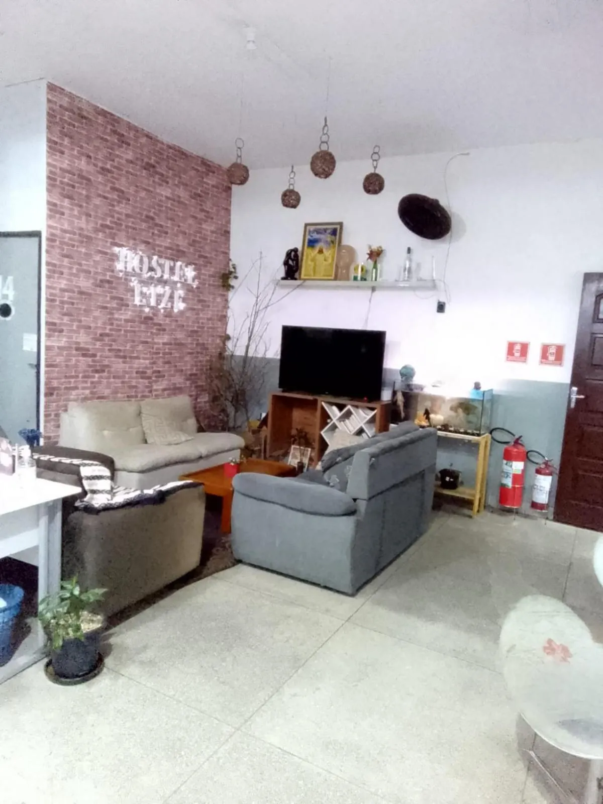 Communal lounge/ TV room in Hostel Lize