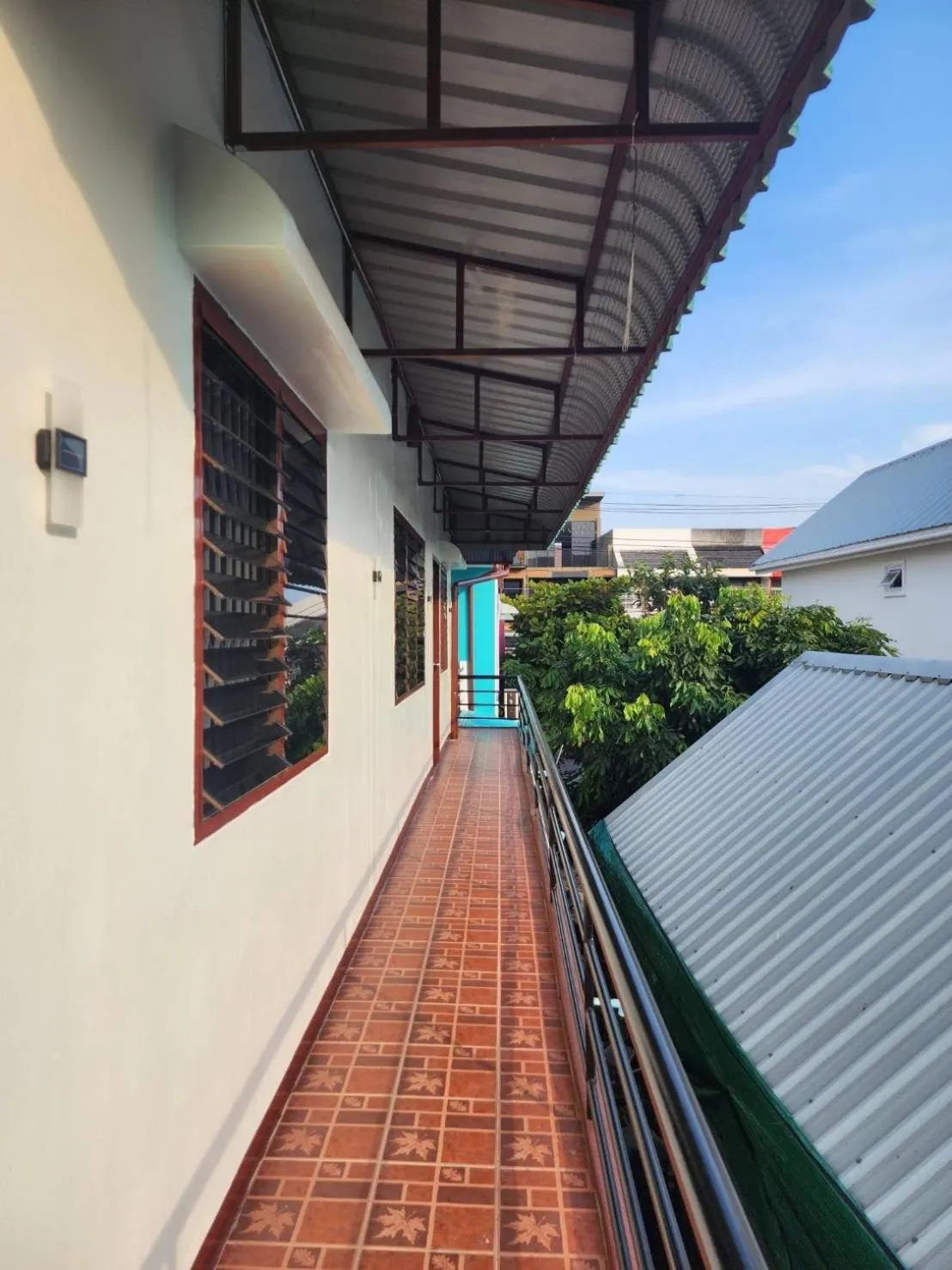 Blue Moon House - A budget hostel for easy travellers