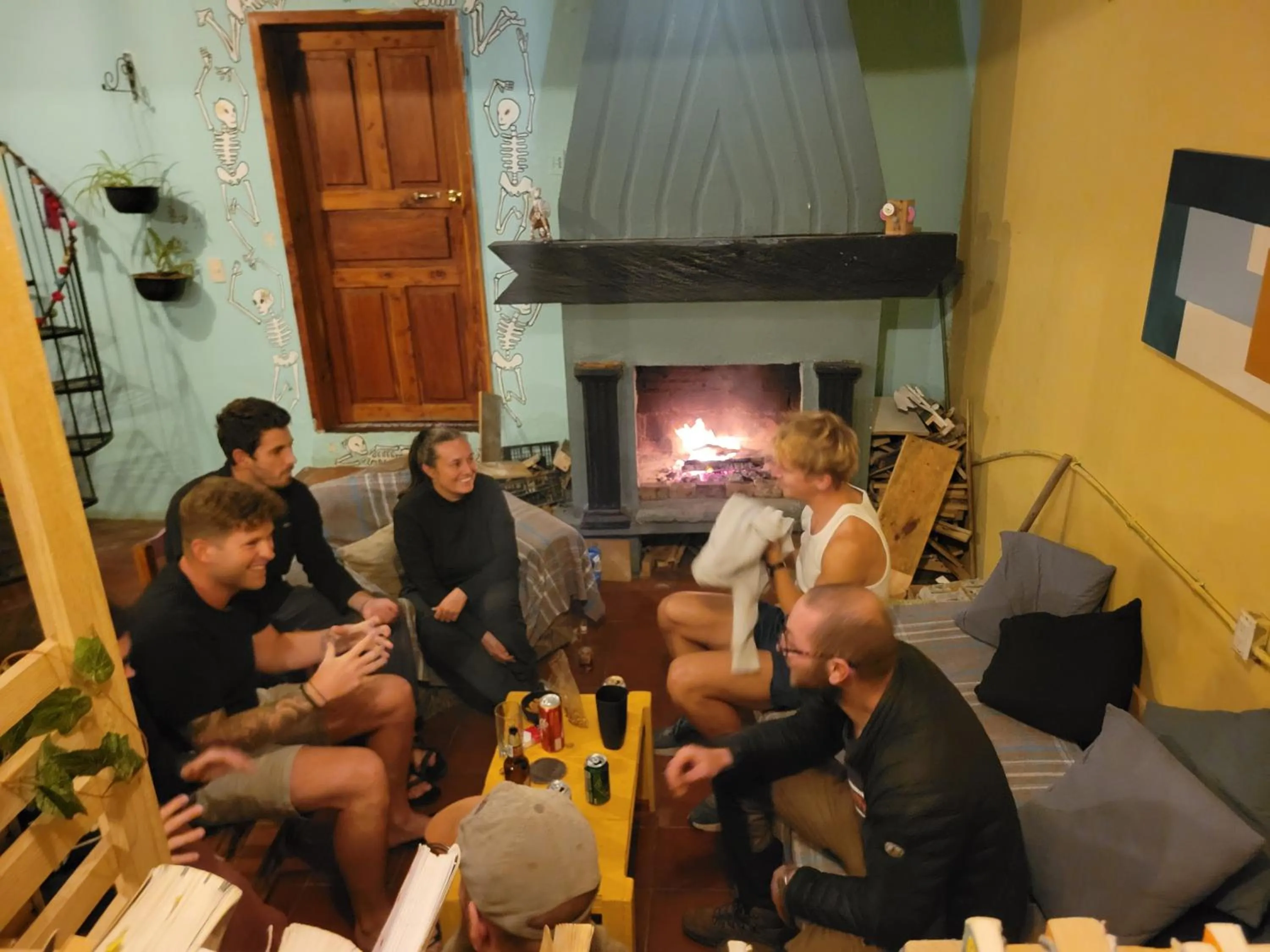 Communal lounge/ TV room in Casa Satoshi