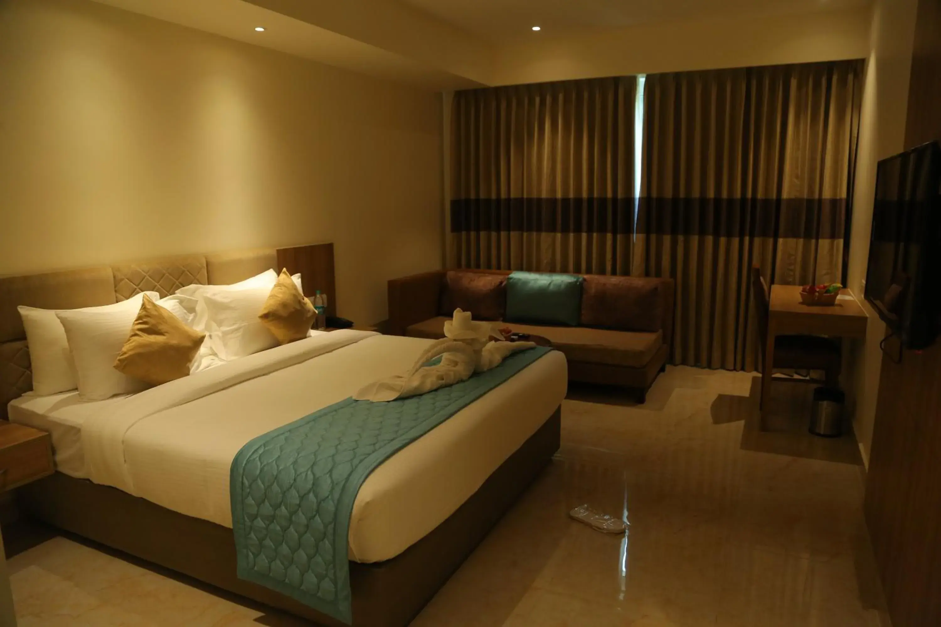 Bed in Misty Ocean - A Bergamont Group of Hotel Bed in Misty Ocean - A Bergamont Group of Hotel