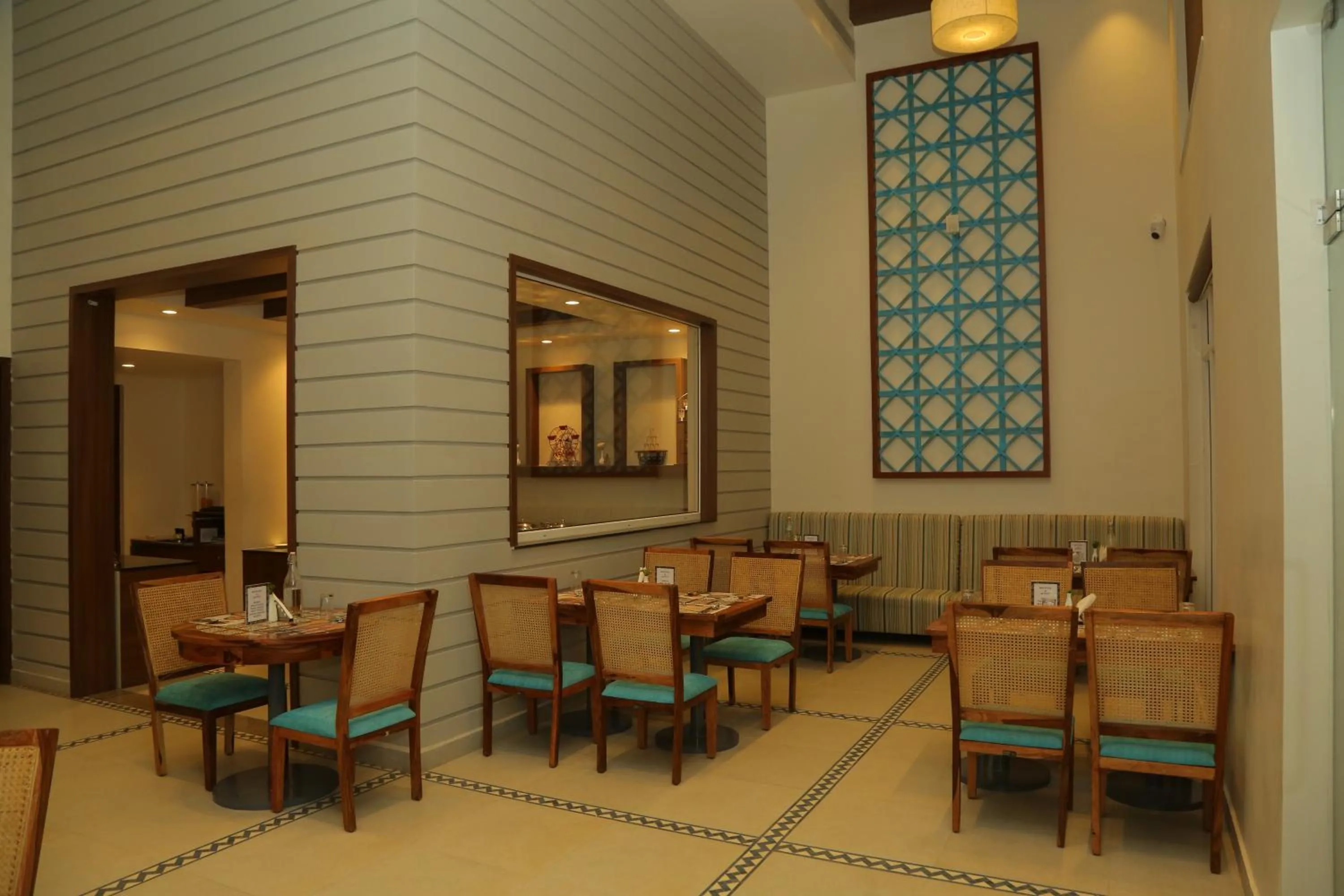 Restaurant/places to eat in Misty Ocean - A Bergamont Group of Hotel