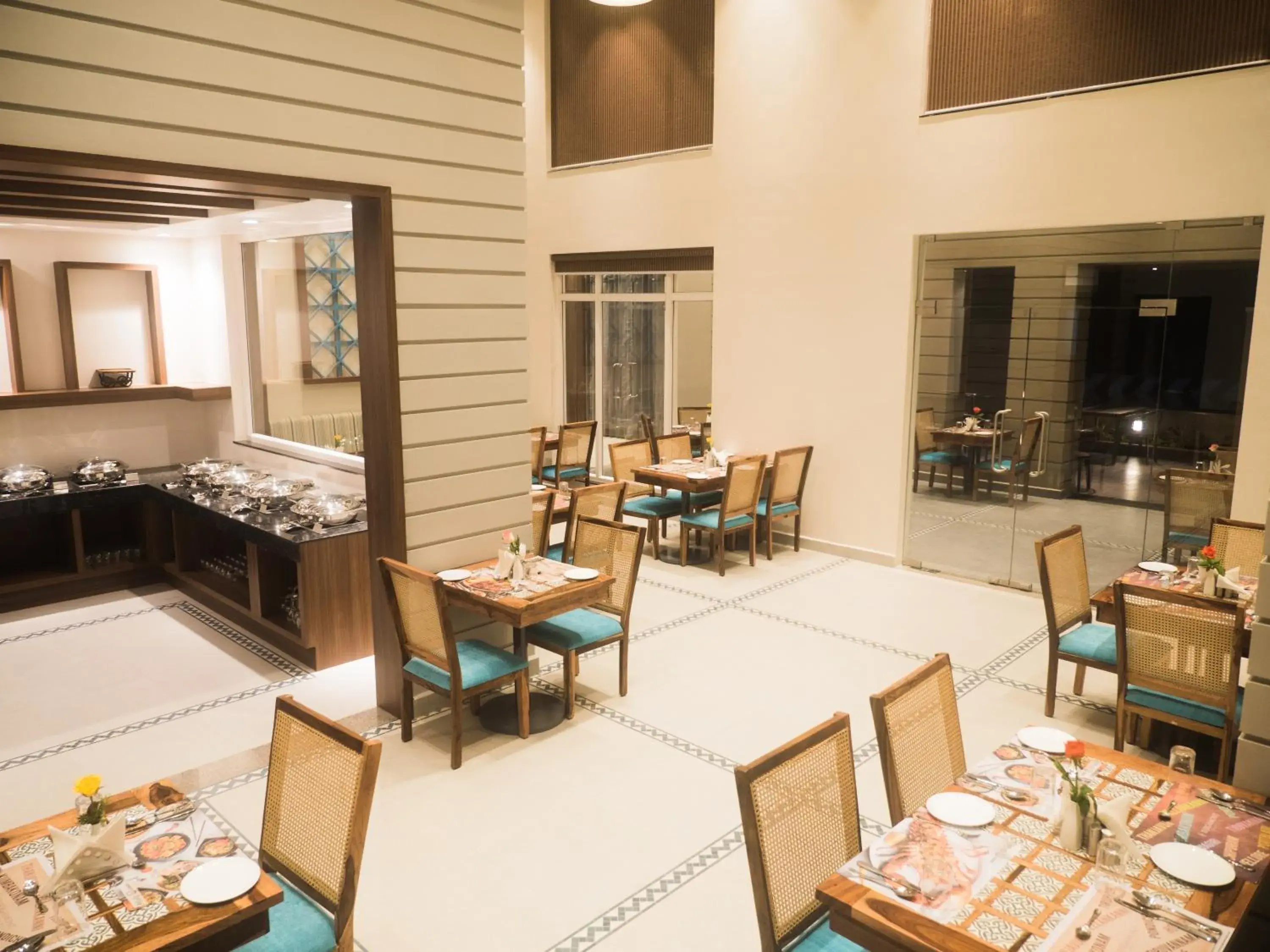 Restaurant/places to eat in Misty Ocean - A Bergamont Group of Hotel Restaurant/places to eat in Misty Ocean - A Bergamont Group of Hotel