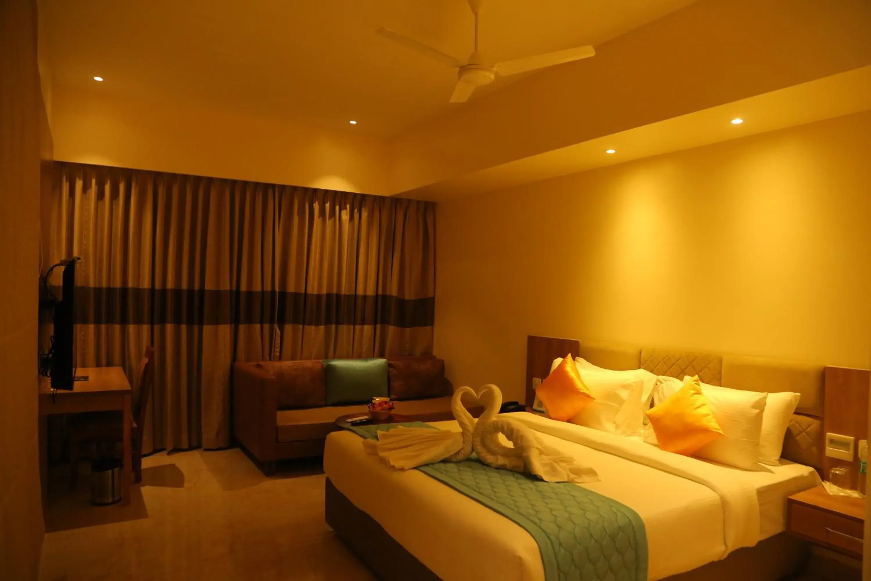 Bed in Misty Ocean - A Bergamont Group of Hotel Bed in Misty Ocean - A Bergamont Group of Hotel