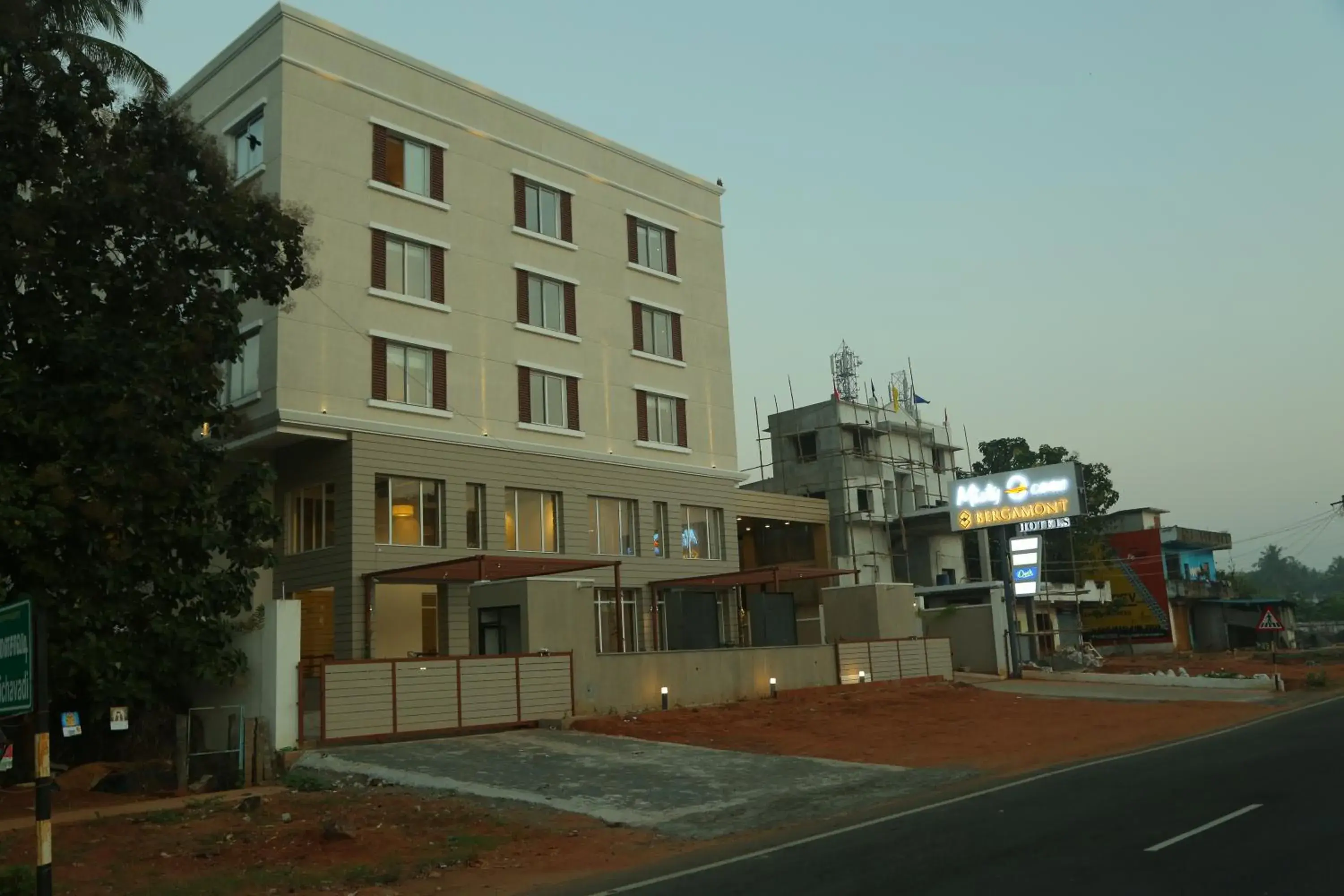 Property building in Misty Ocean - A Bergamont Group of Hotel Property building in Misty Ocean - A Bergamont Group of Hotel