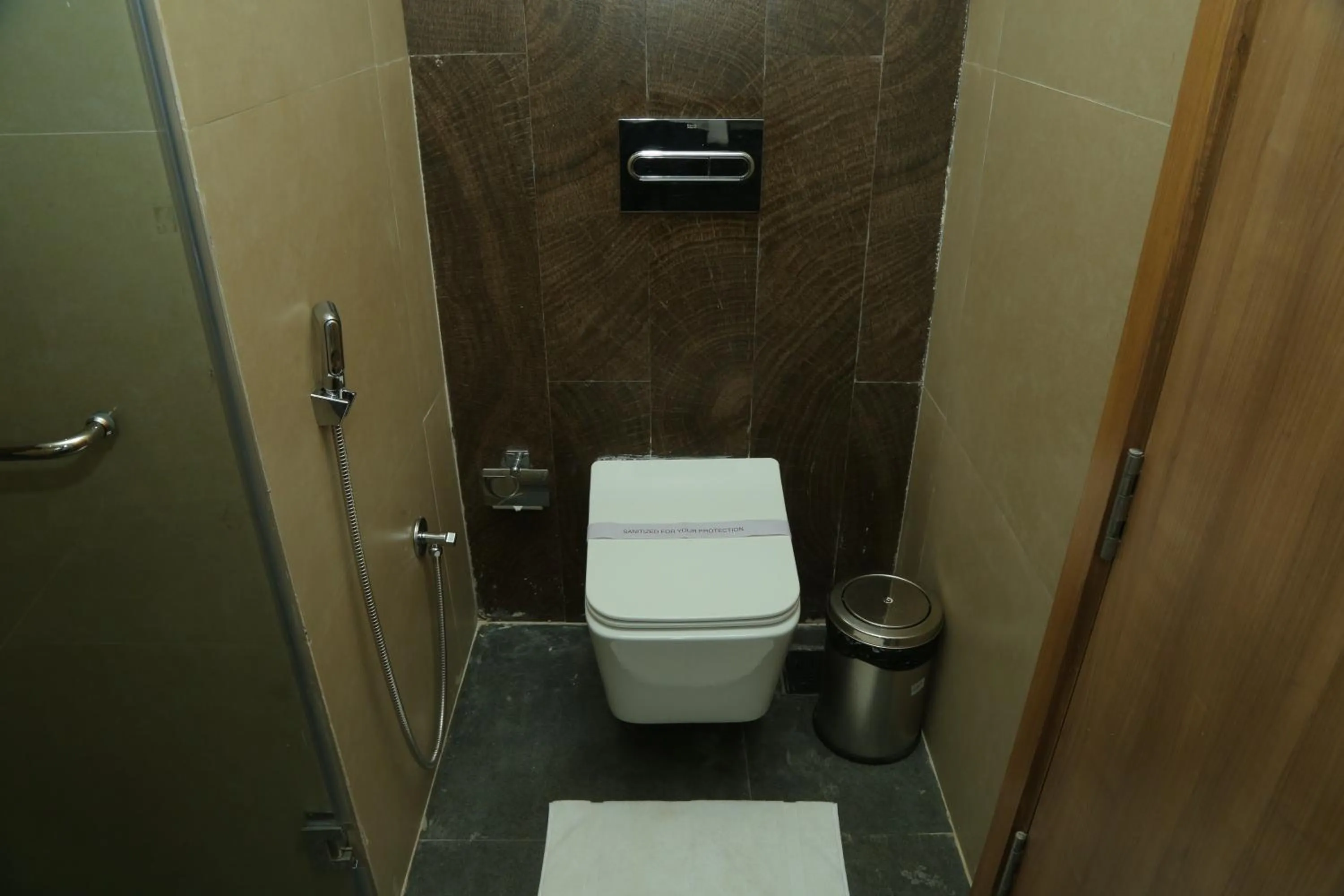 Toilet in Misty Ocean - A Bergamont Group of Hotel