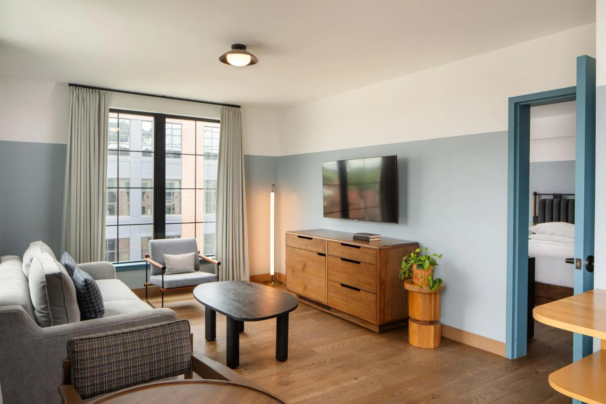 Photo of the whole room in The Junto Hotel