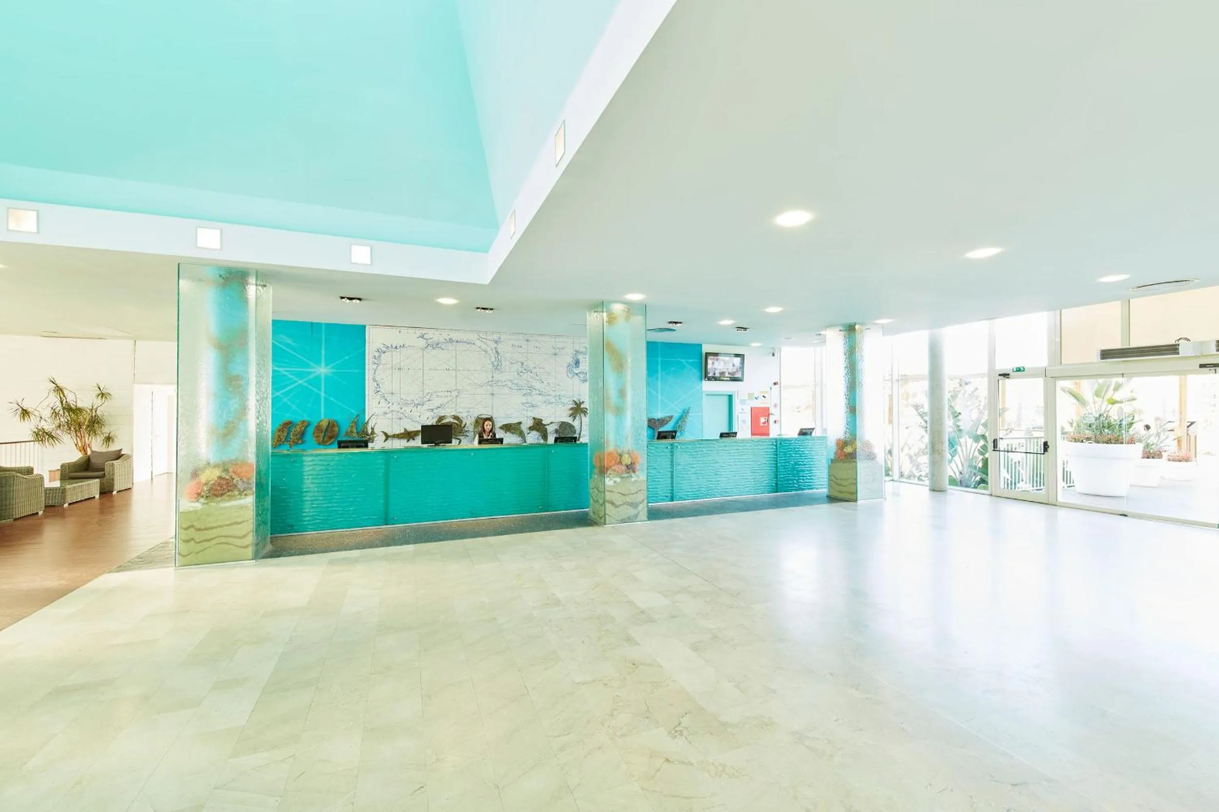 Lobby or reception in PortAventura Hotel Caribe - Includes unlimited access to PortAventura Park & 1 access to Ferrari Land