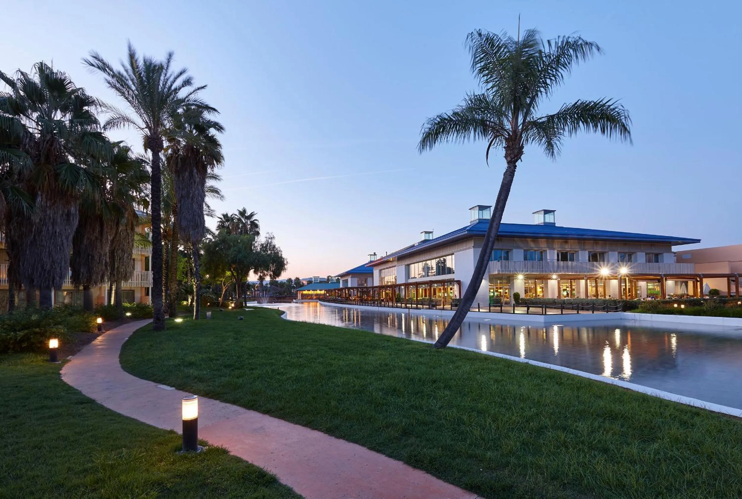 Property building in PortAventura Hotel Caribe - Includes unlimited access to PortAventura Park & 1 access to Ferrari Land