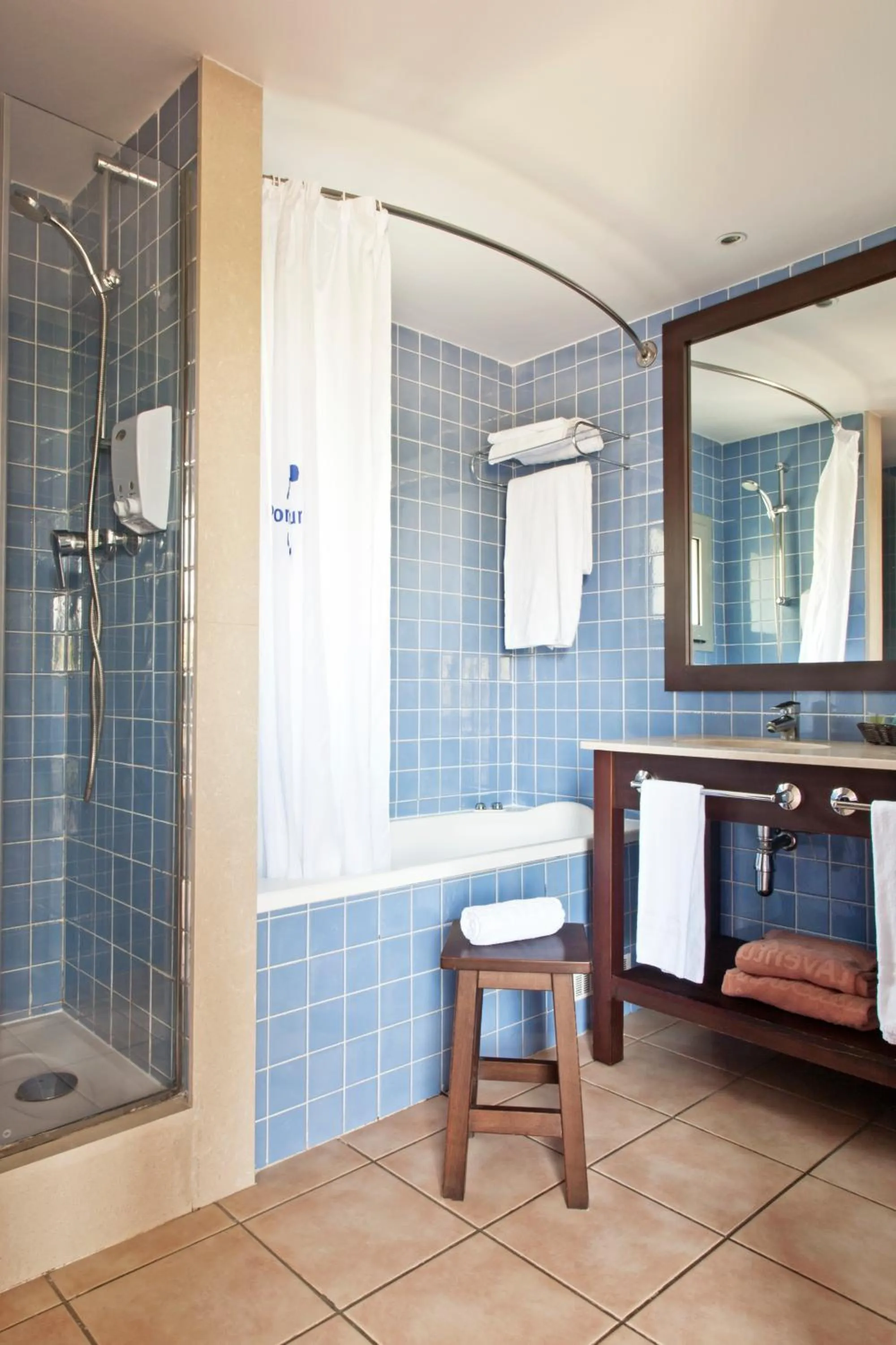 Bathroom in PortAventura Hotel Caribe - Includes unlimited access to PortAventura Park & 1 access to Ferrari Land