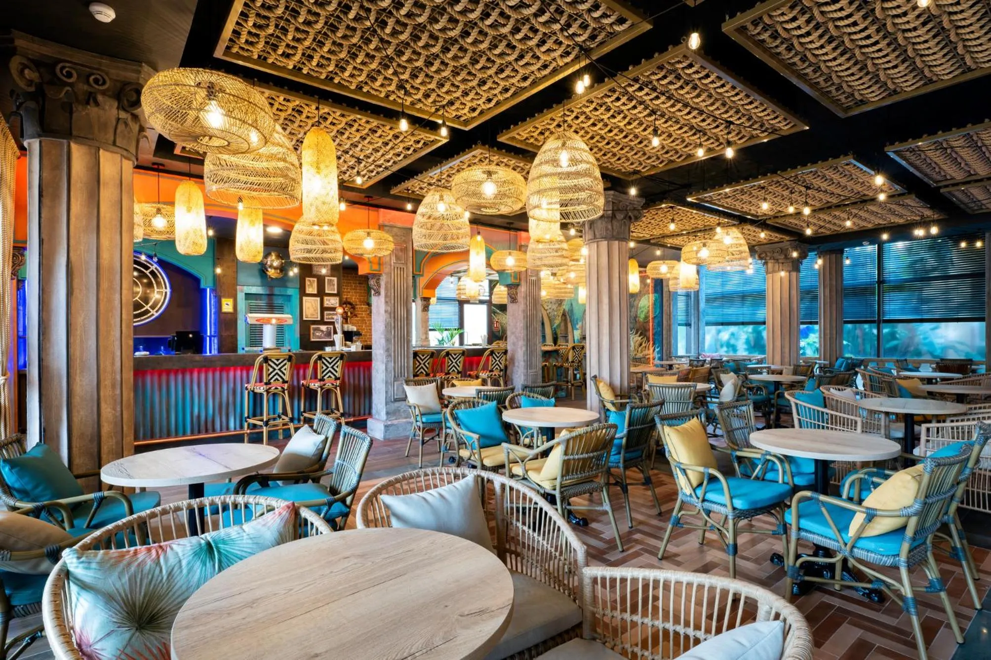 Lounge or bar in PortAventura Hotel Caribe - Includes unlimited access to PortAventura Park & 1 access to Ferrari Land