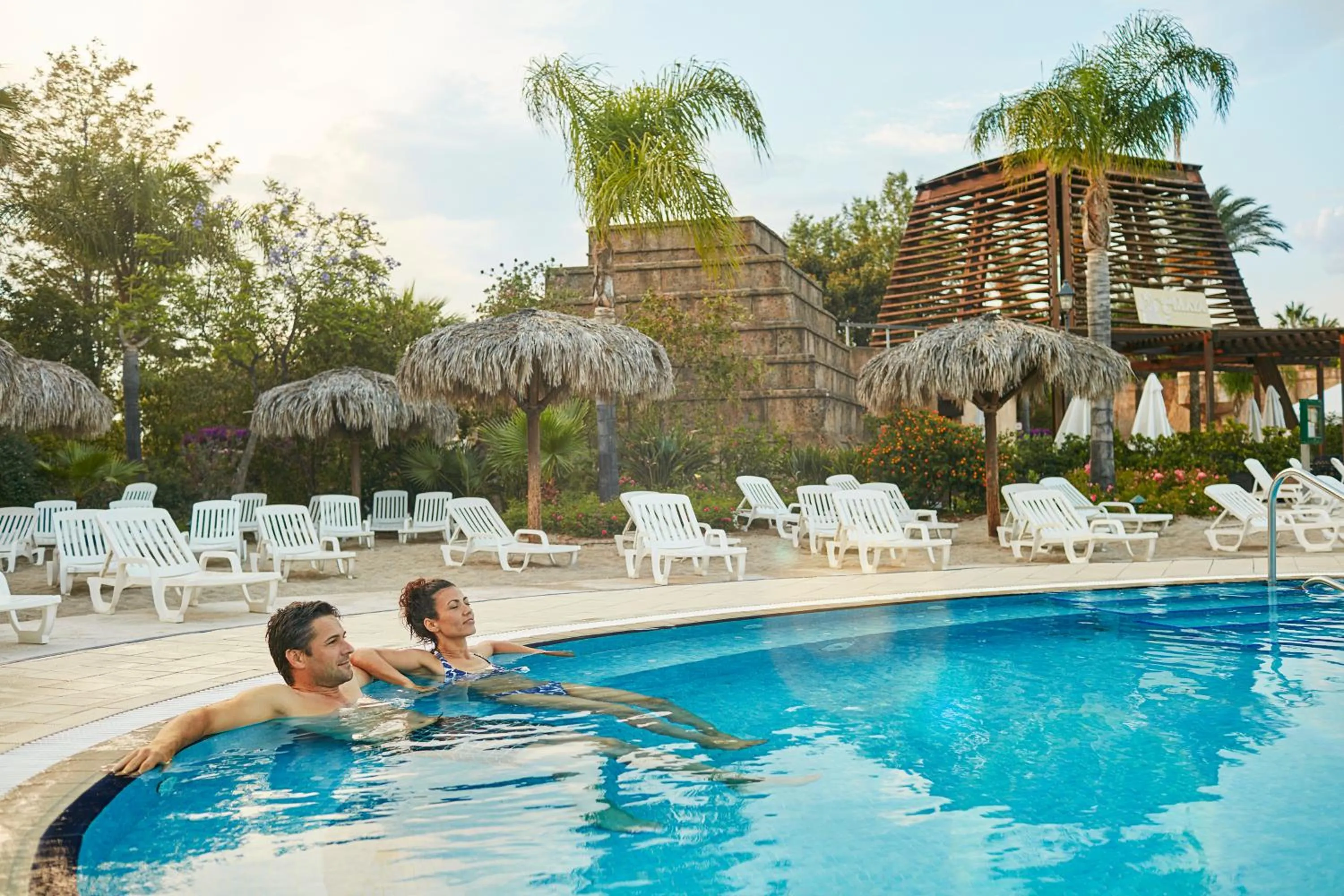 Swimming pool in PortAventura Hotel El Paso - Includes unlimited access to PortAventura Park & 1 access to Ferrari Land
