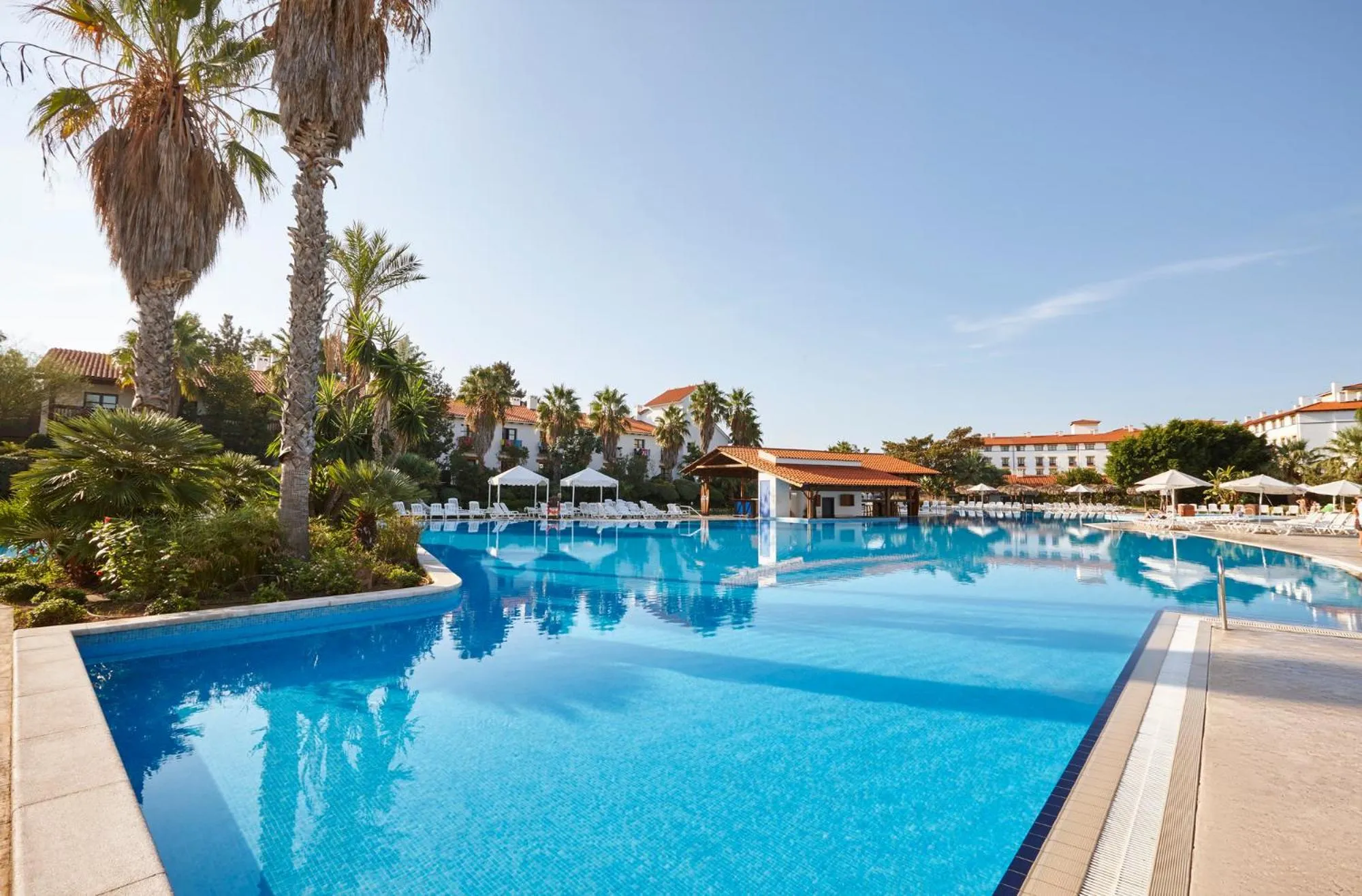 Swimming pool in PortAventura Hotel El Paso - Includes unlimited access to PortAventura Park & 1 access to Ferrari Land