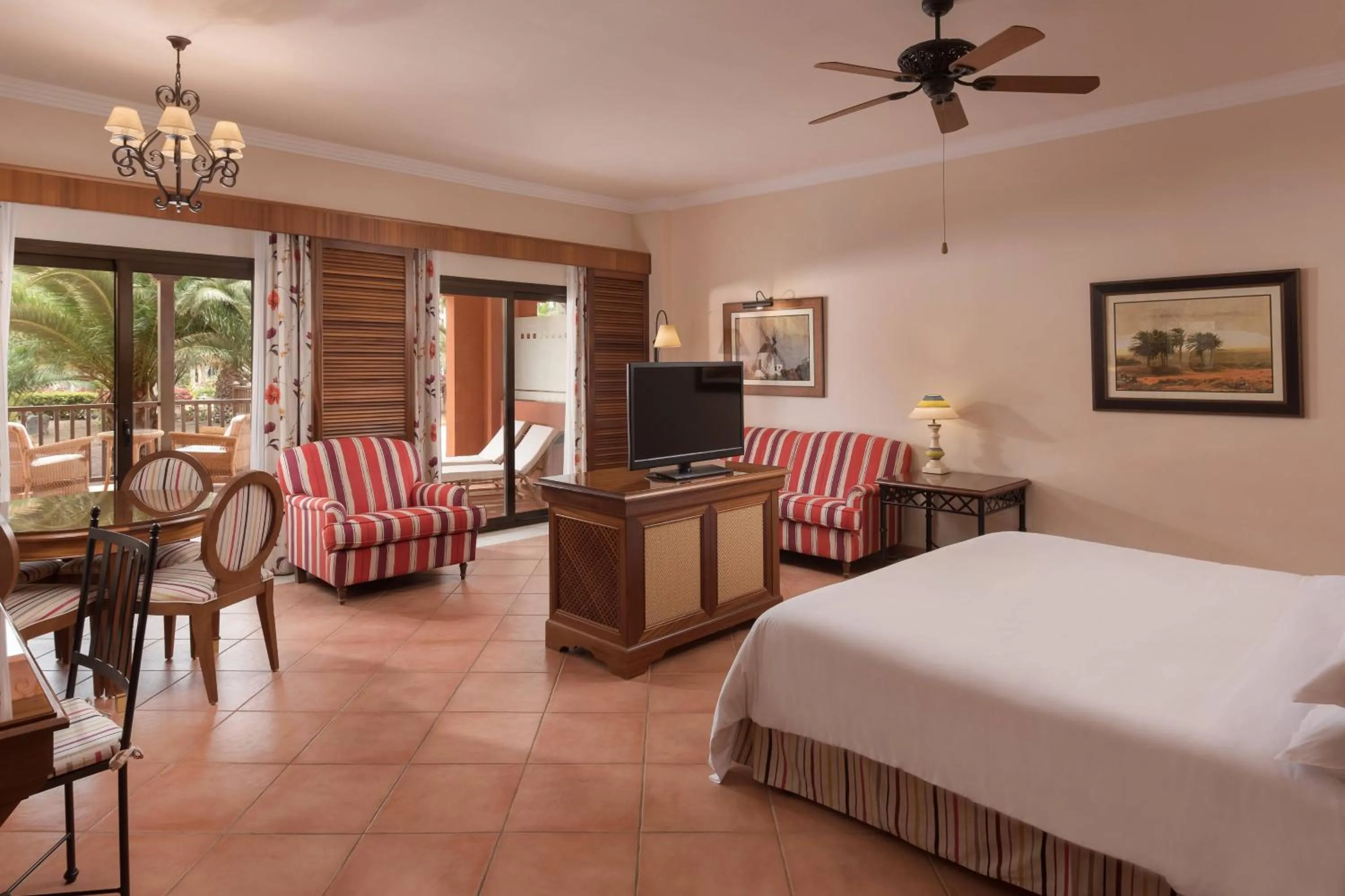 Photo of the whole room, Bed in Sheraton Fuerteventura Golf & Spa Resort