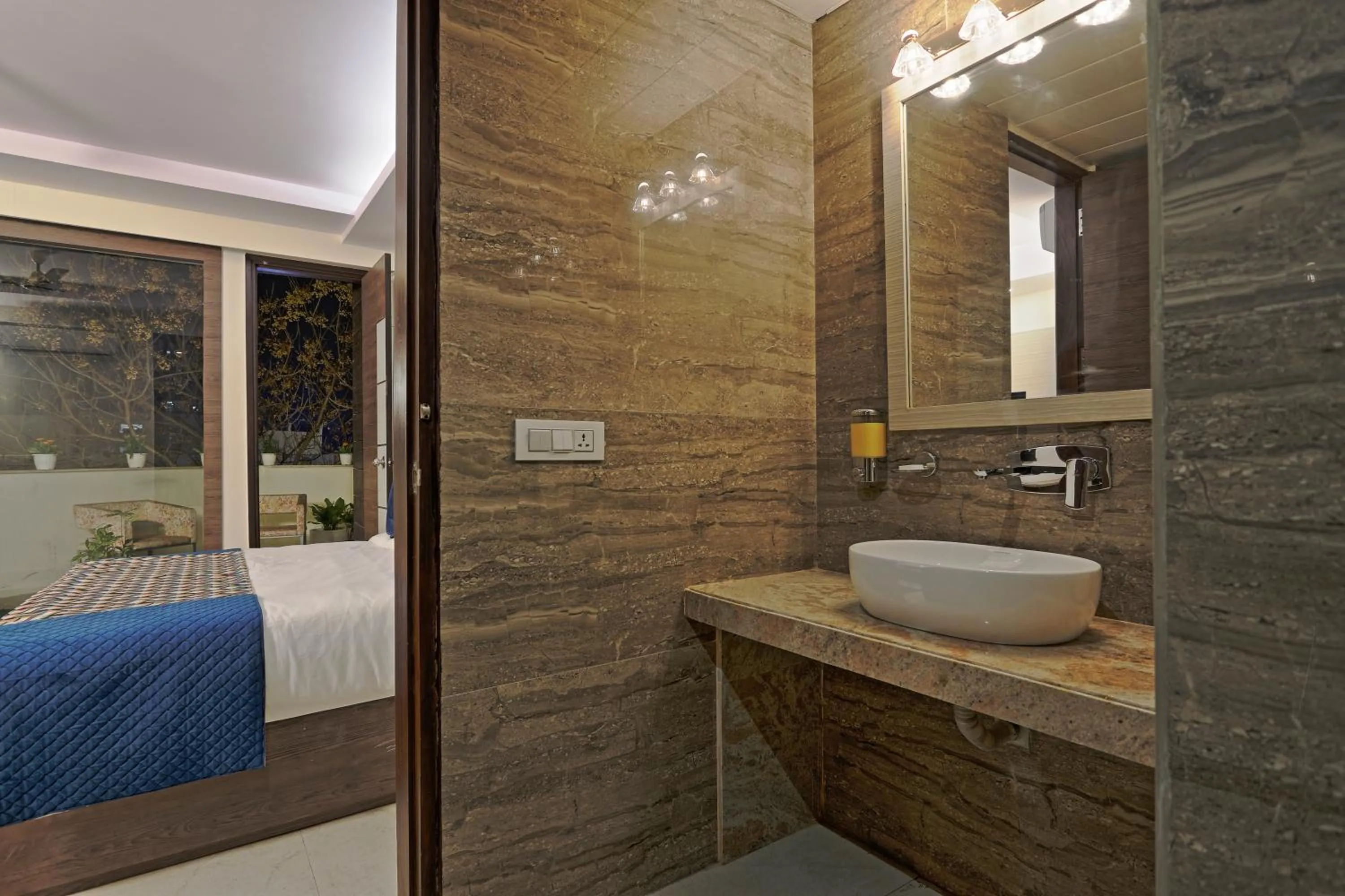 Bathroom in Hotel Cardinal Oxmo Delhi Airport