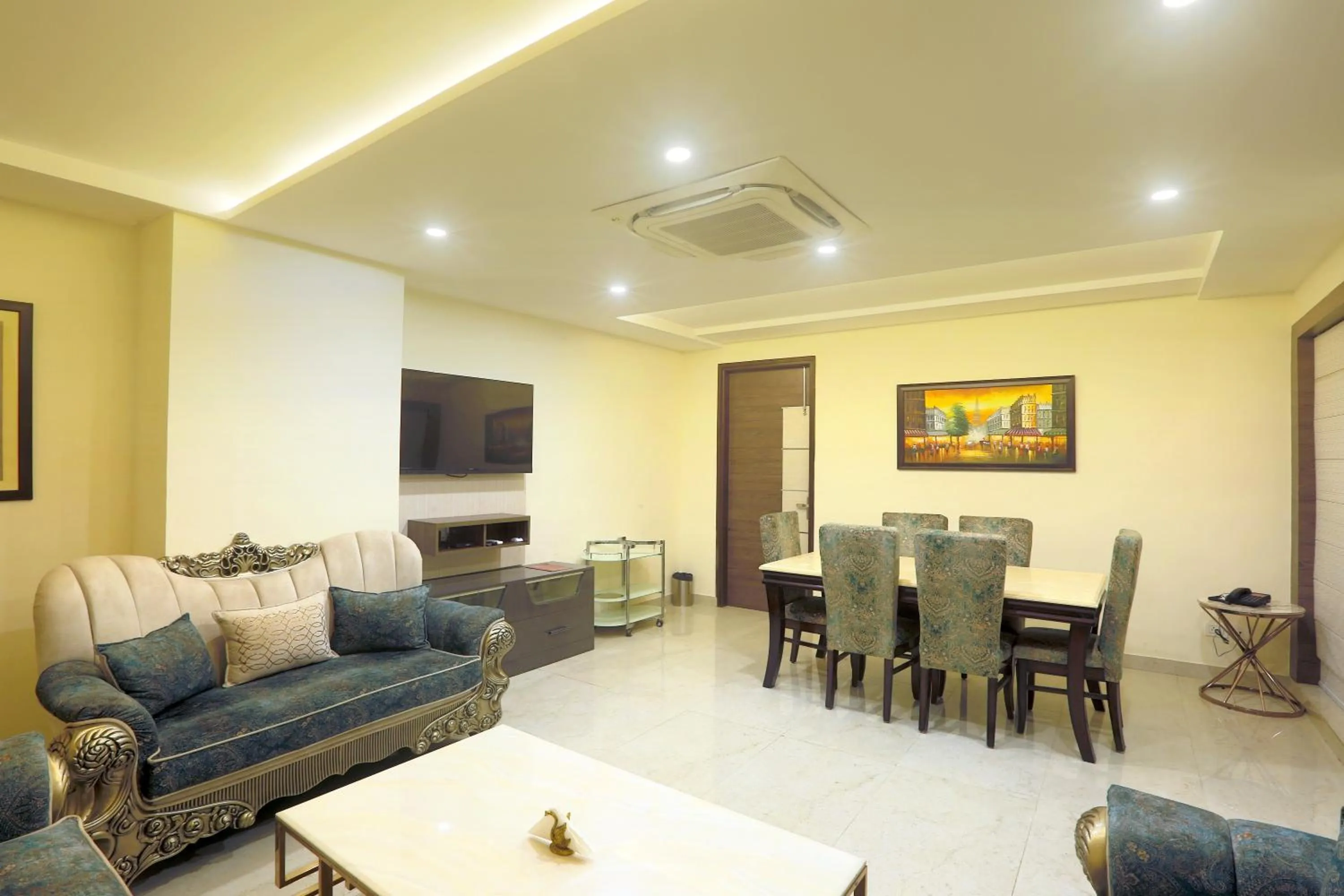 Seating area in Hotel Cardinal Oxmo Delhi Airport