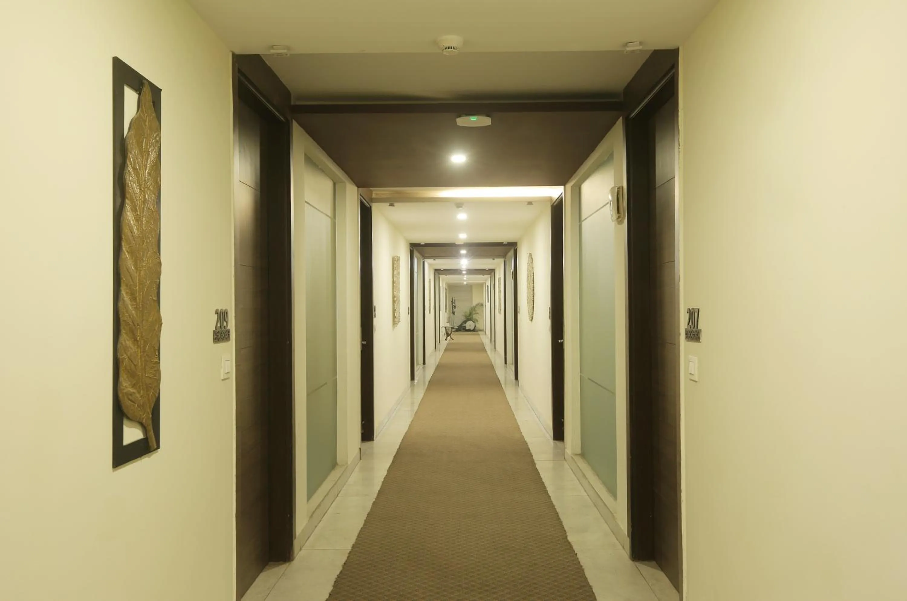 Lobby or reception in Hotel Cardinal Oxmo Delhi Airport