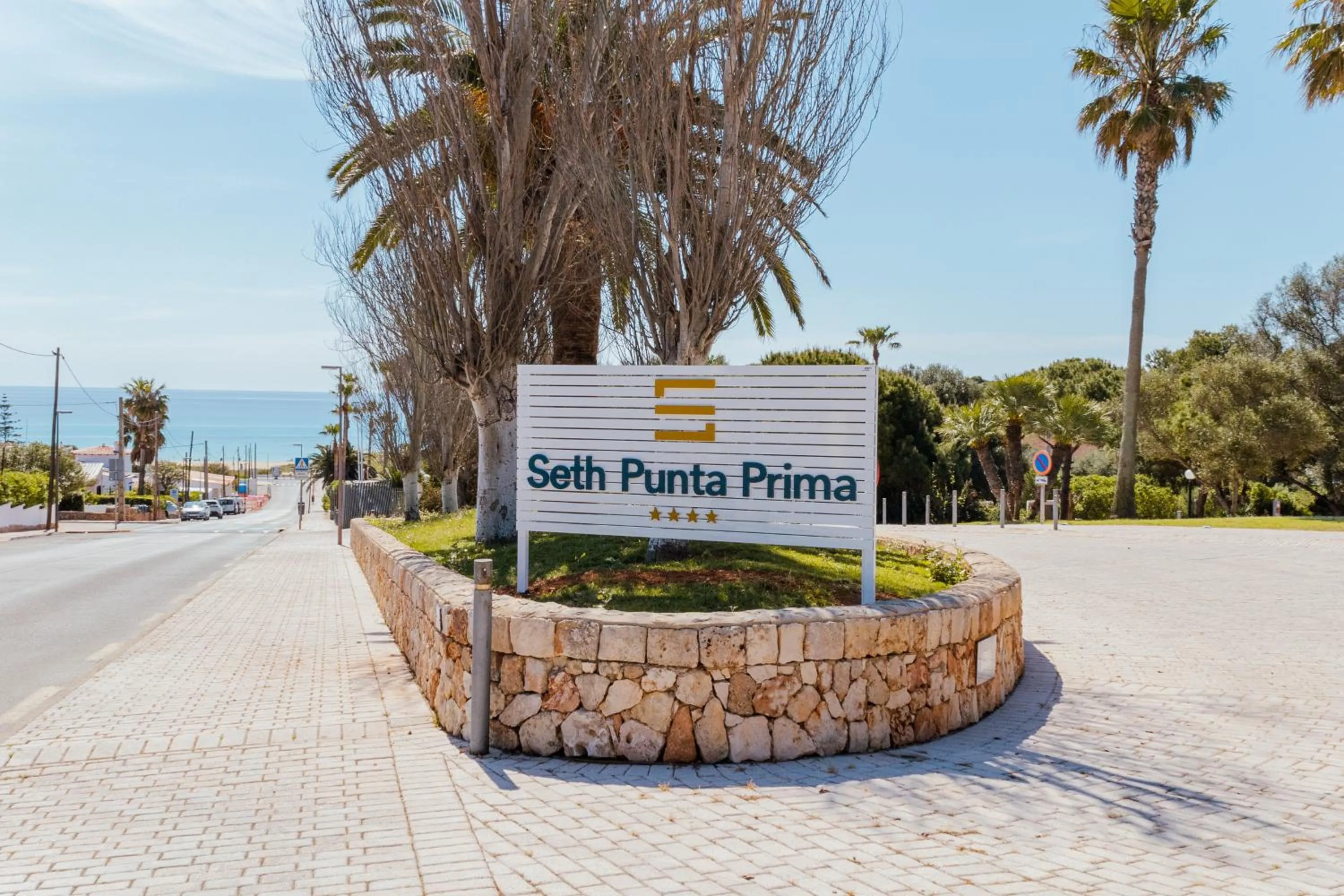 Facade/entrance in Seth Punta Prima
