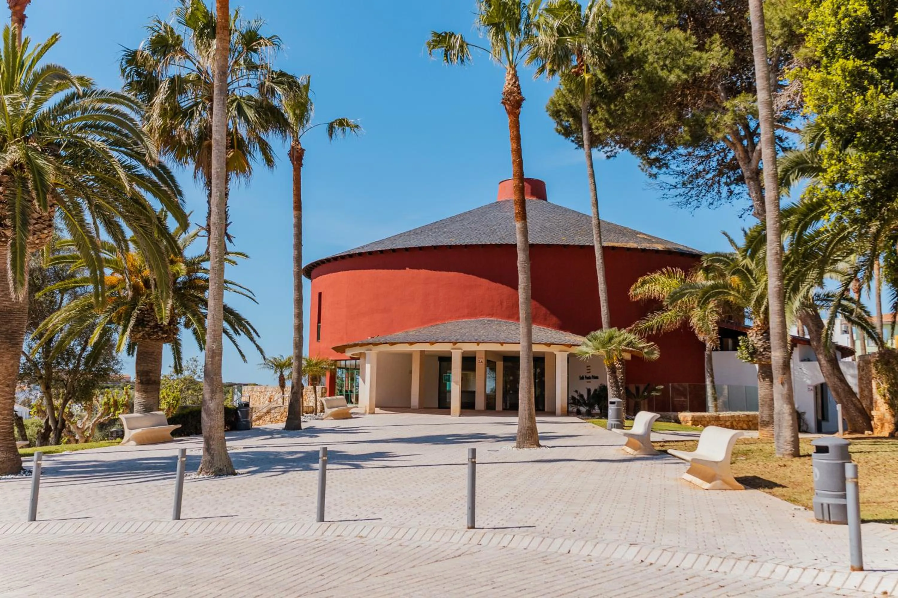 Facade/entrance in Seth Punta Prima