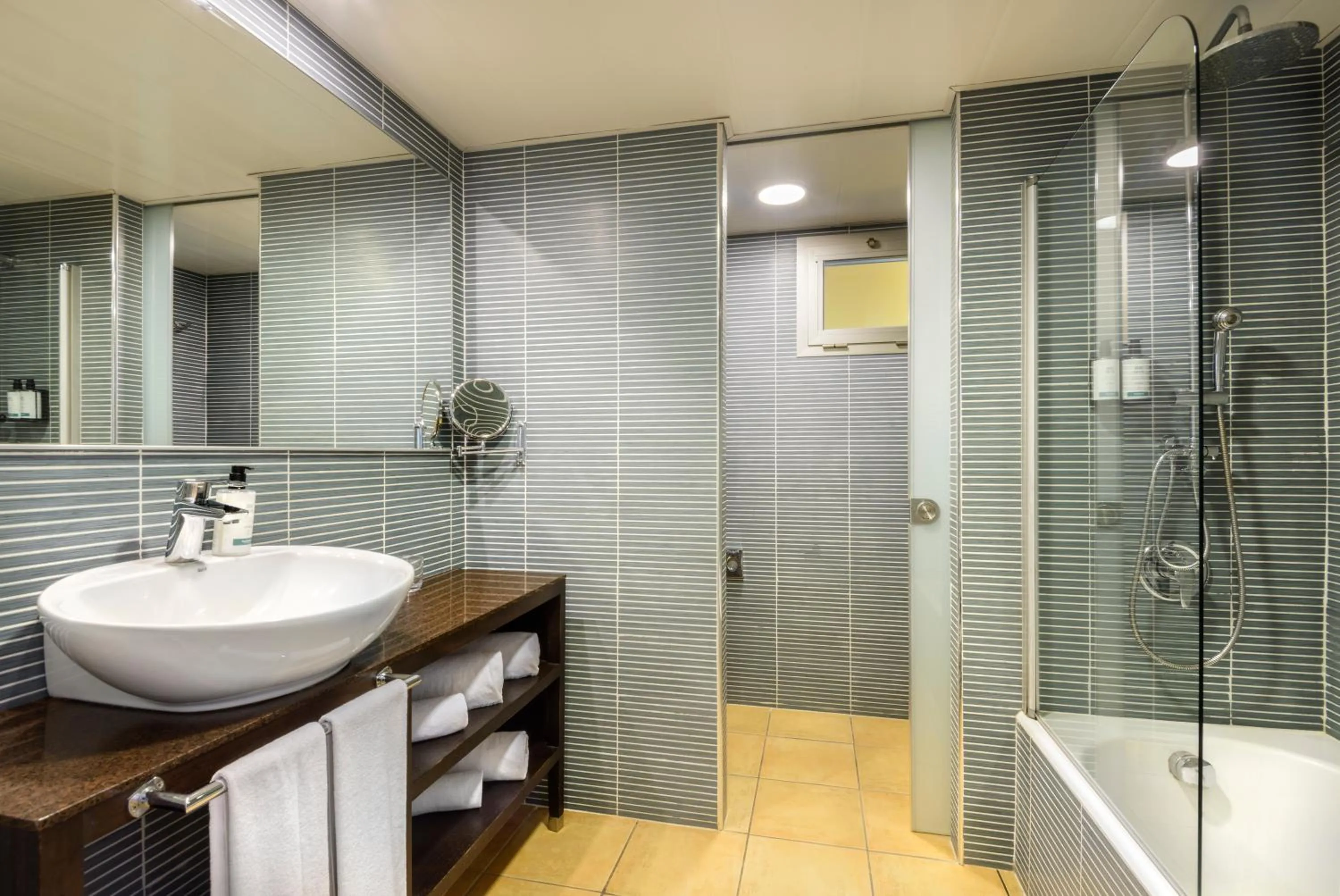 Bathroom in Occidental Menorca