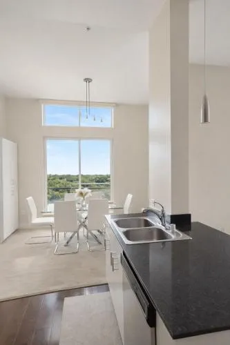 Luxury 2 Bedroom 2 Bathroom With Fitness Center and Pool