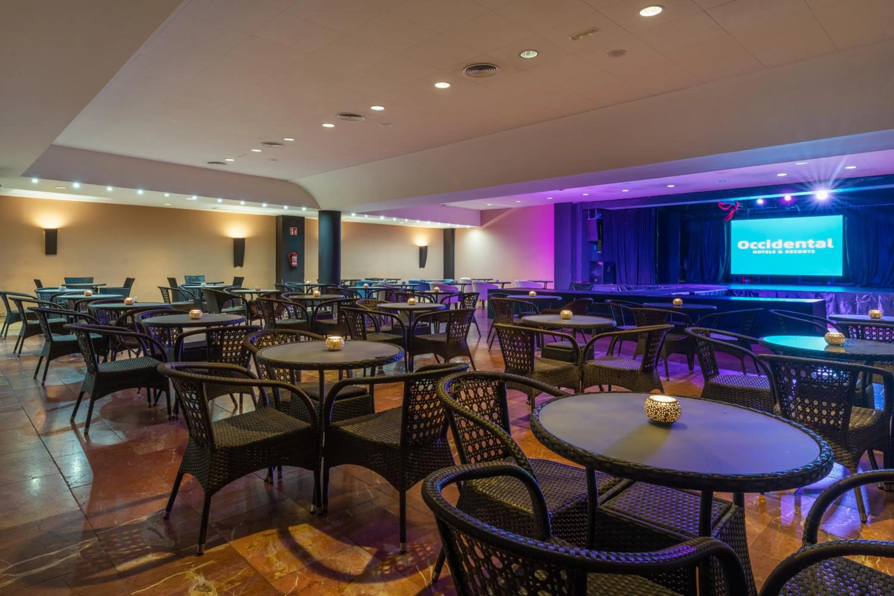 Evening entertainment in Occidental Jandía Playa