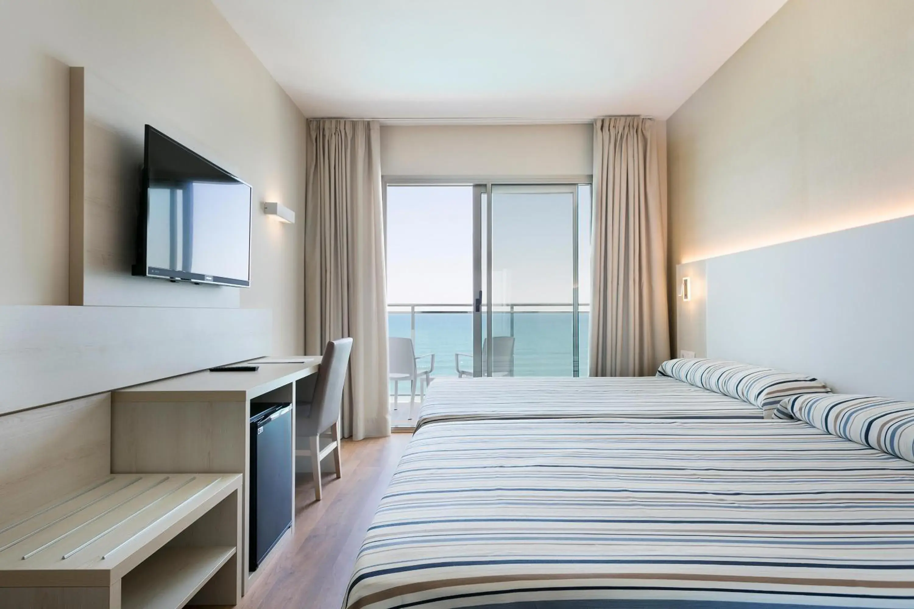 Superior Double Room with Sea View (2 adults + 1 child) in Hotel Best Sabinal Superior Double Room with Sea View (2 adults + 1 child) in Hotel Best Sabinal