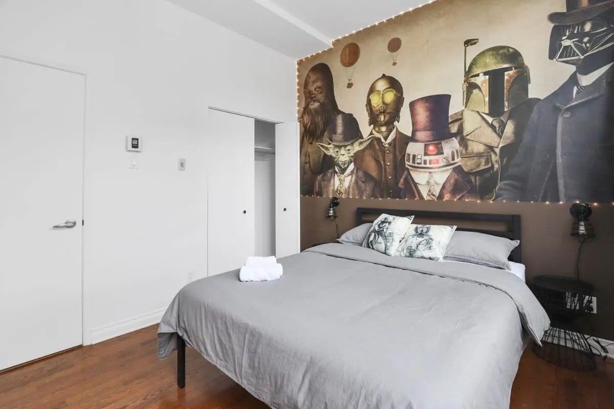 Bed in M11 The Star Wars Suite 3BR Downtown