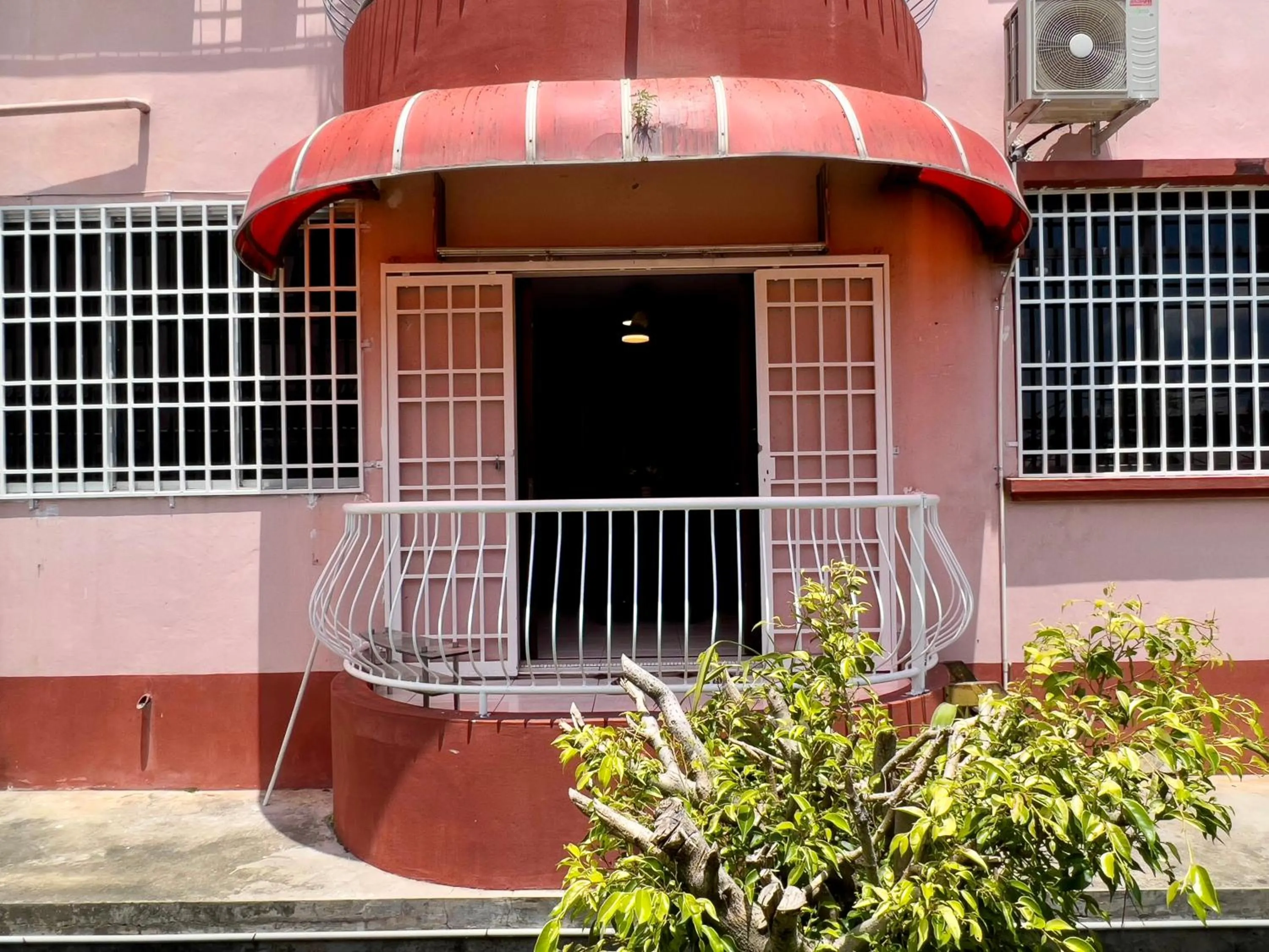 Hush Inn at Taman Penampang