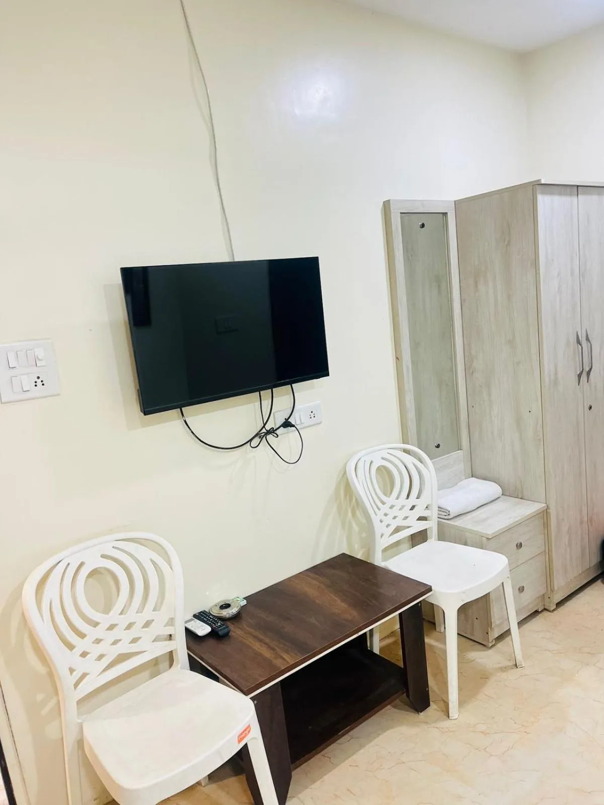 Photo of the whole room in Hotel VYS INN