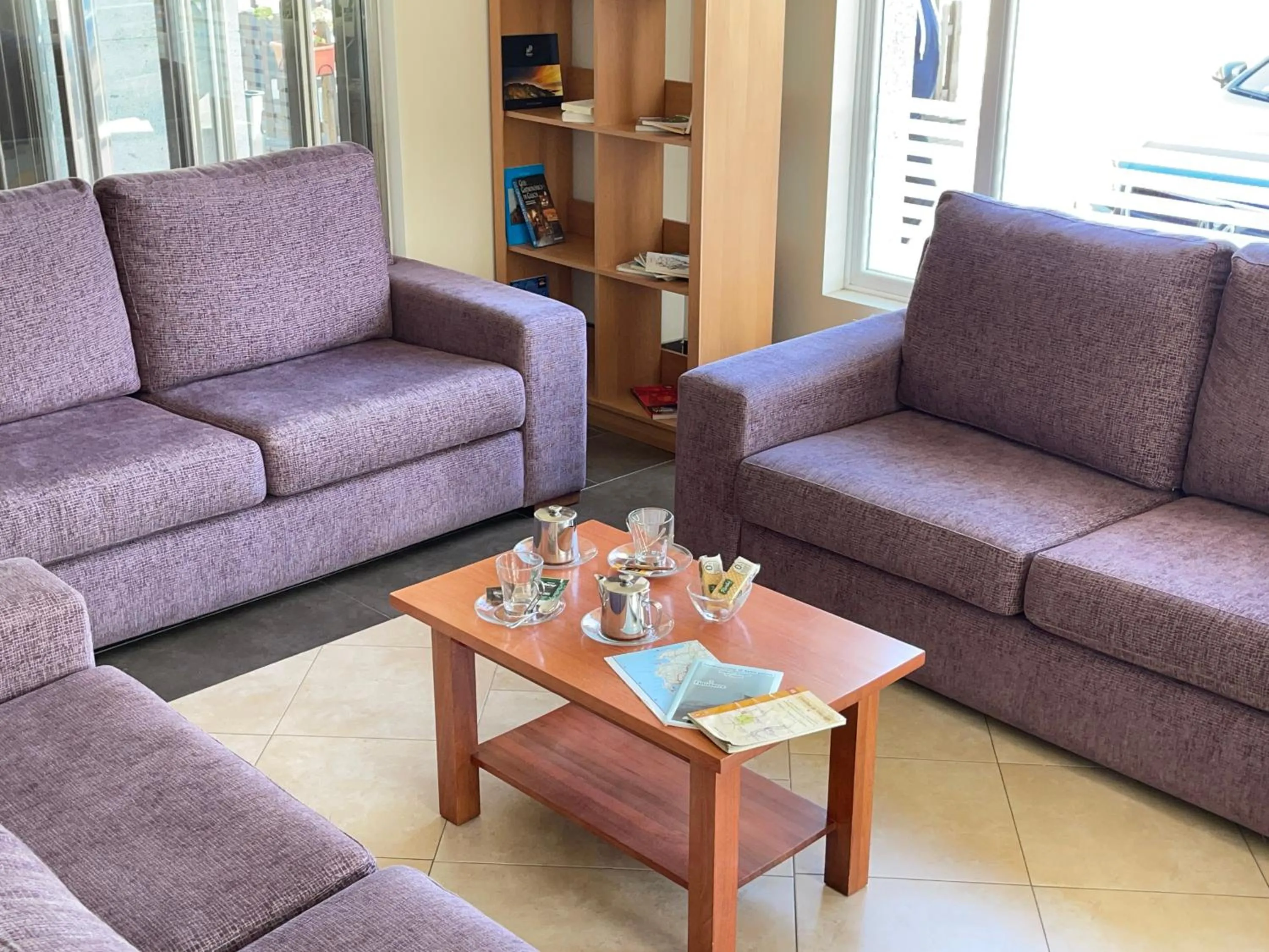 Living room in Hotel Playa Langosteira by Adeloló
