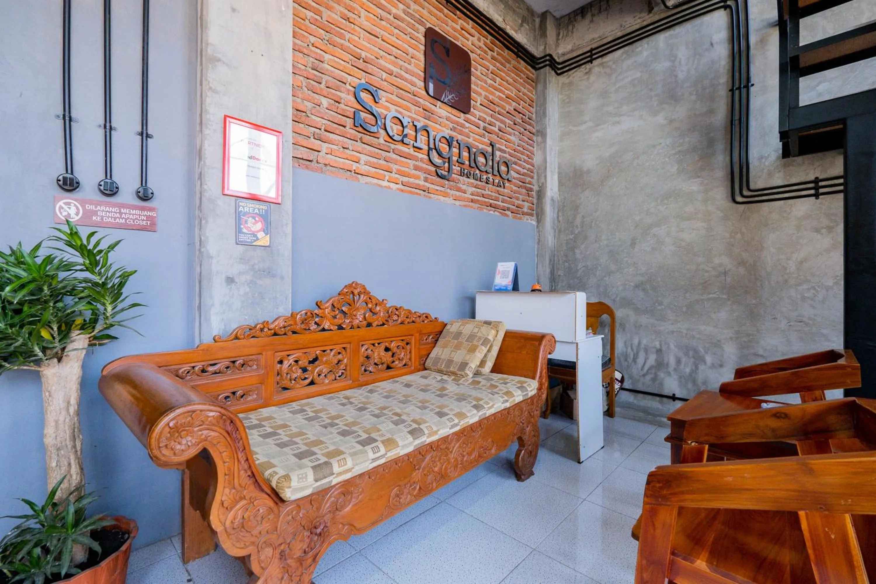 Living room in RedDoorz @ Sangnala Homestay Pakisaji