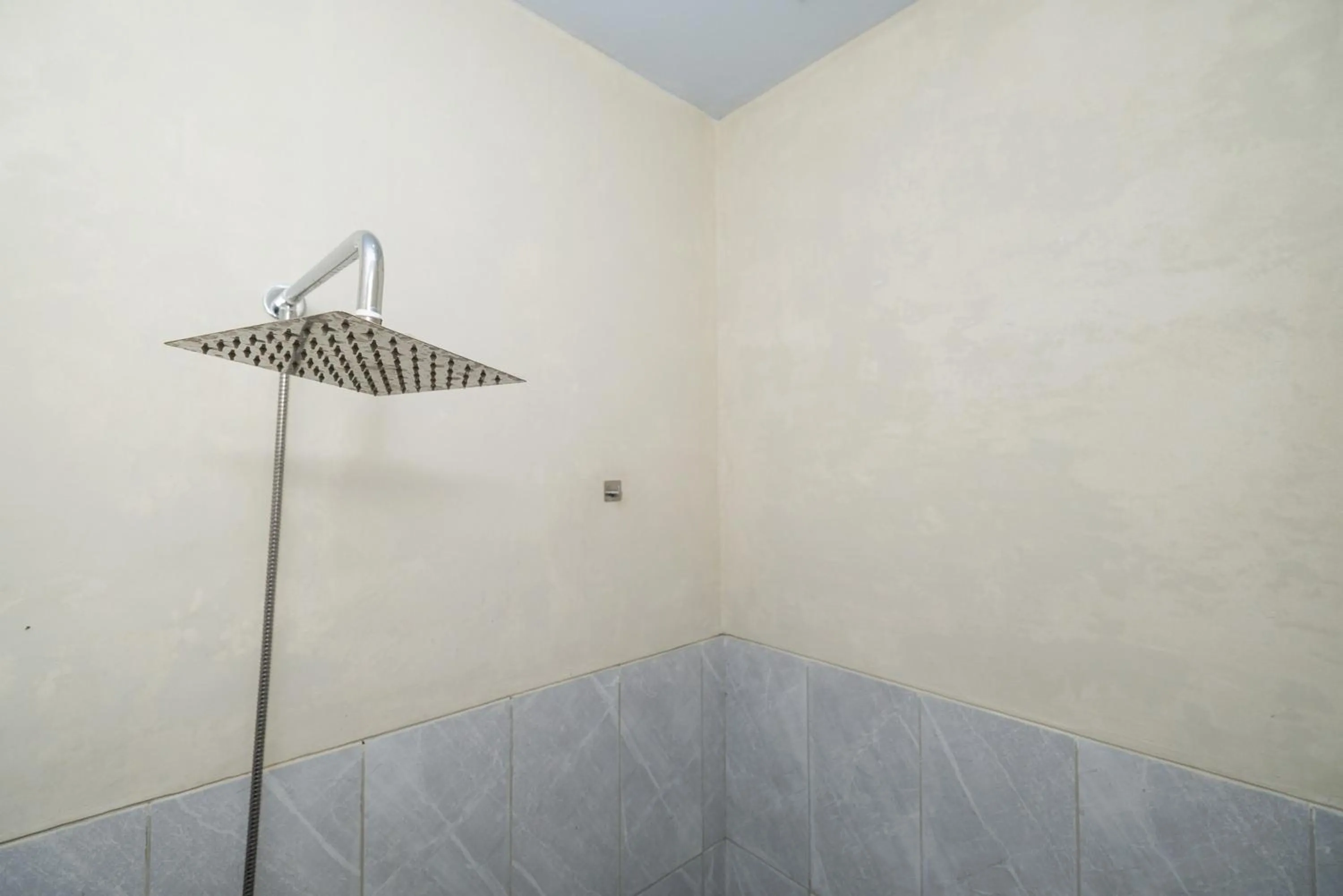 Bathroom in RedDoorz @ Sangnala Homestay Pakisaji
