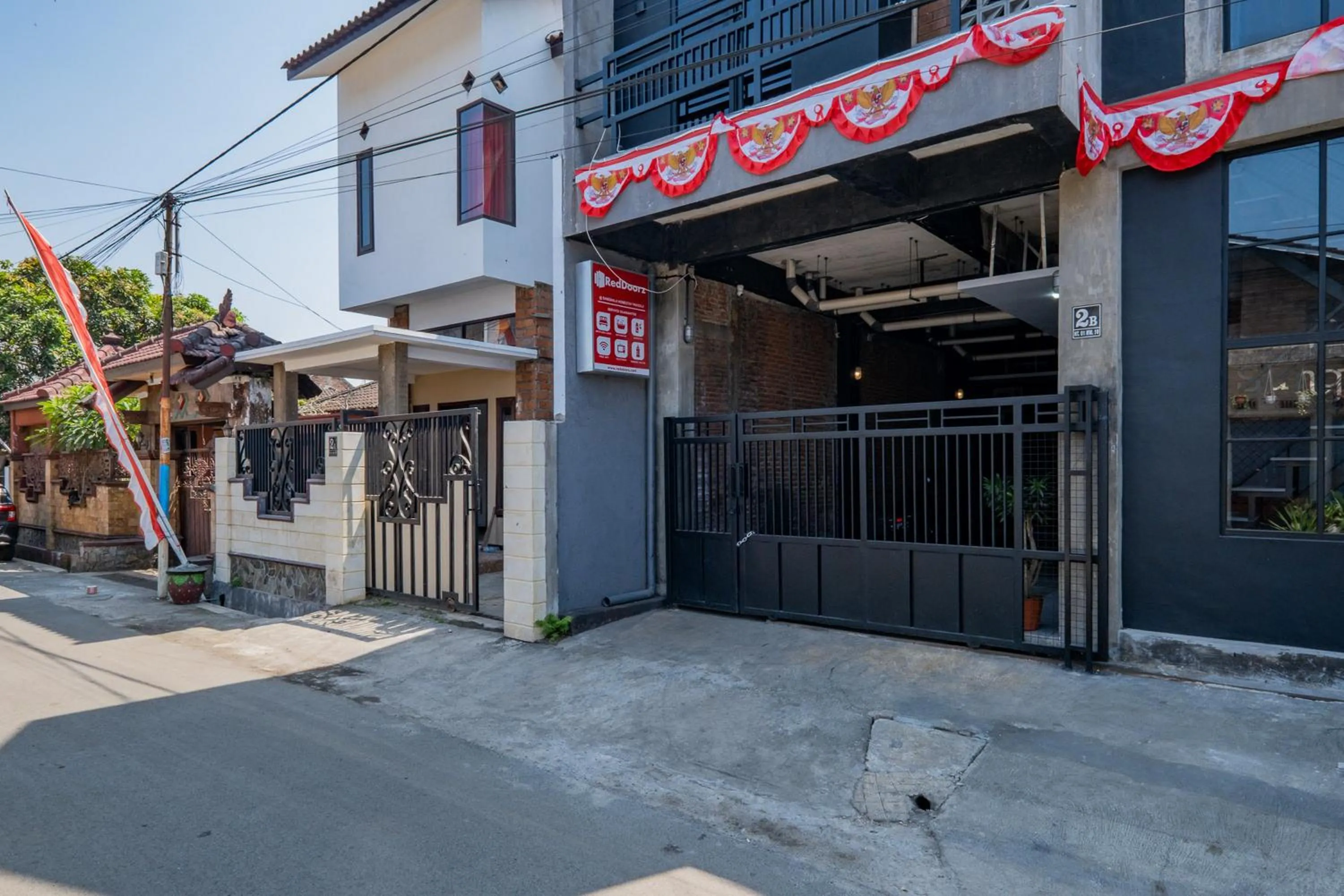 Property building in RedDoorz @ Sangnala Homestay Pakisaji