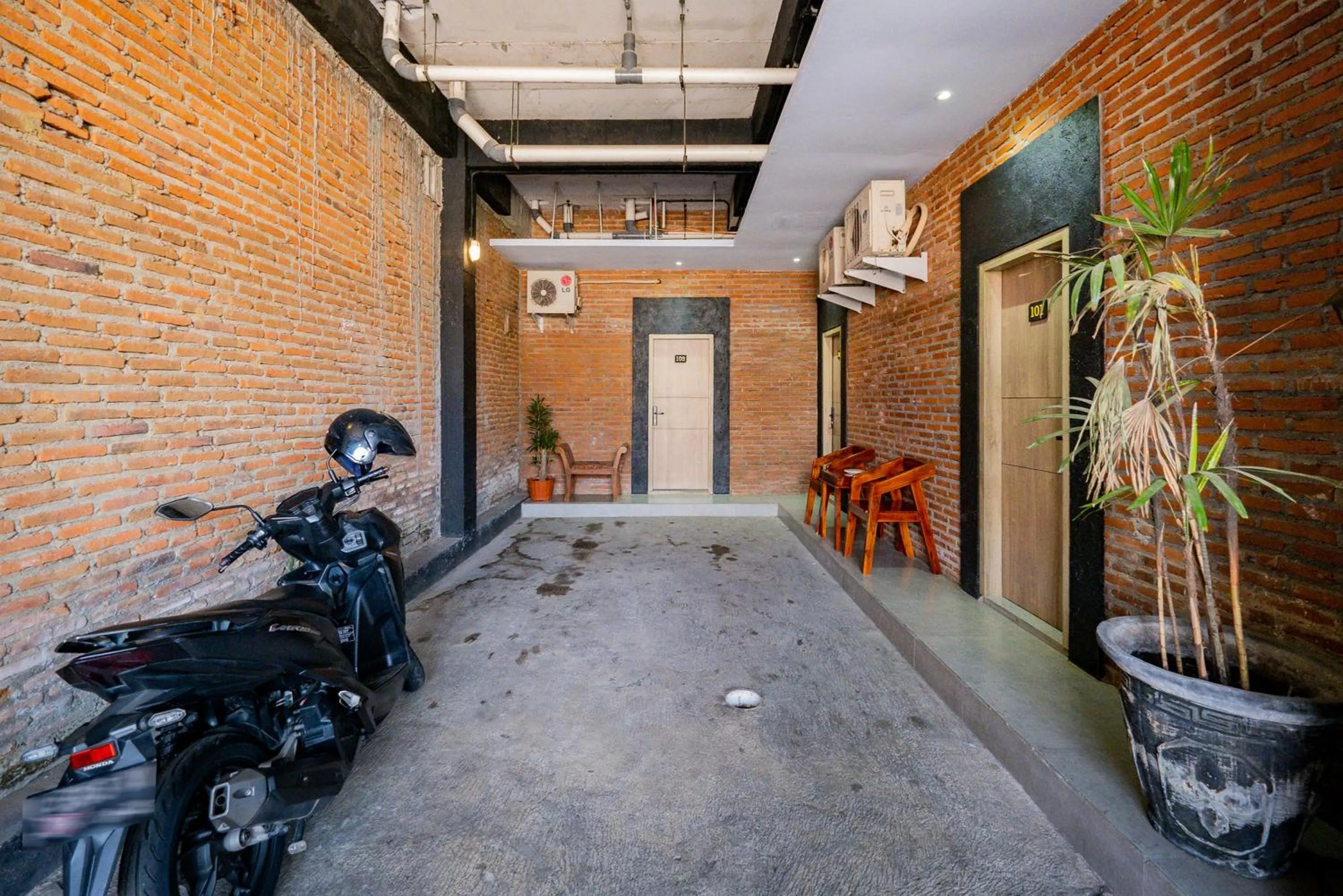 Property building in RedDoorz @ Sangnala Homestay Pakisaji