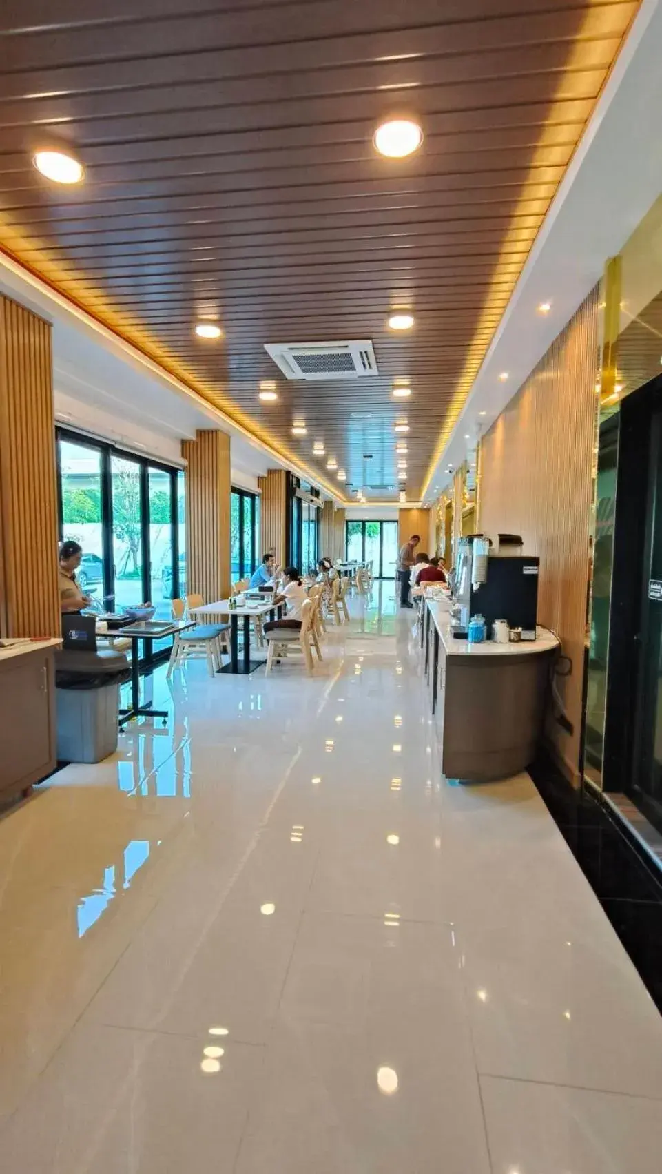 Restaurant/places to eat in PT Grand Hotel Restaurant/places to eat in PT Grand Hotel