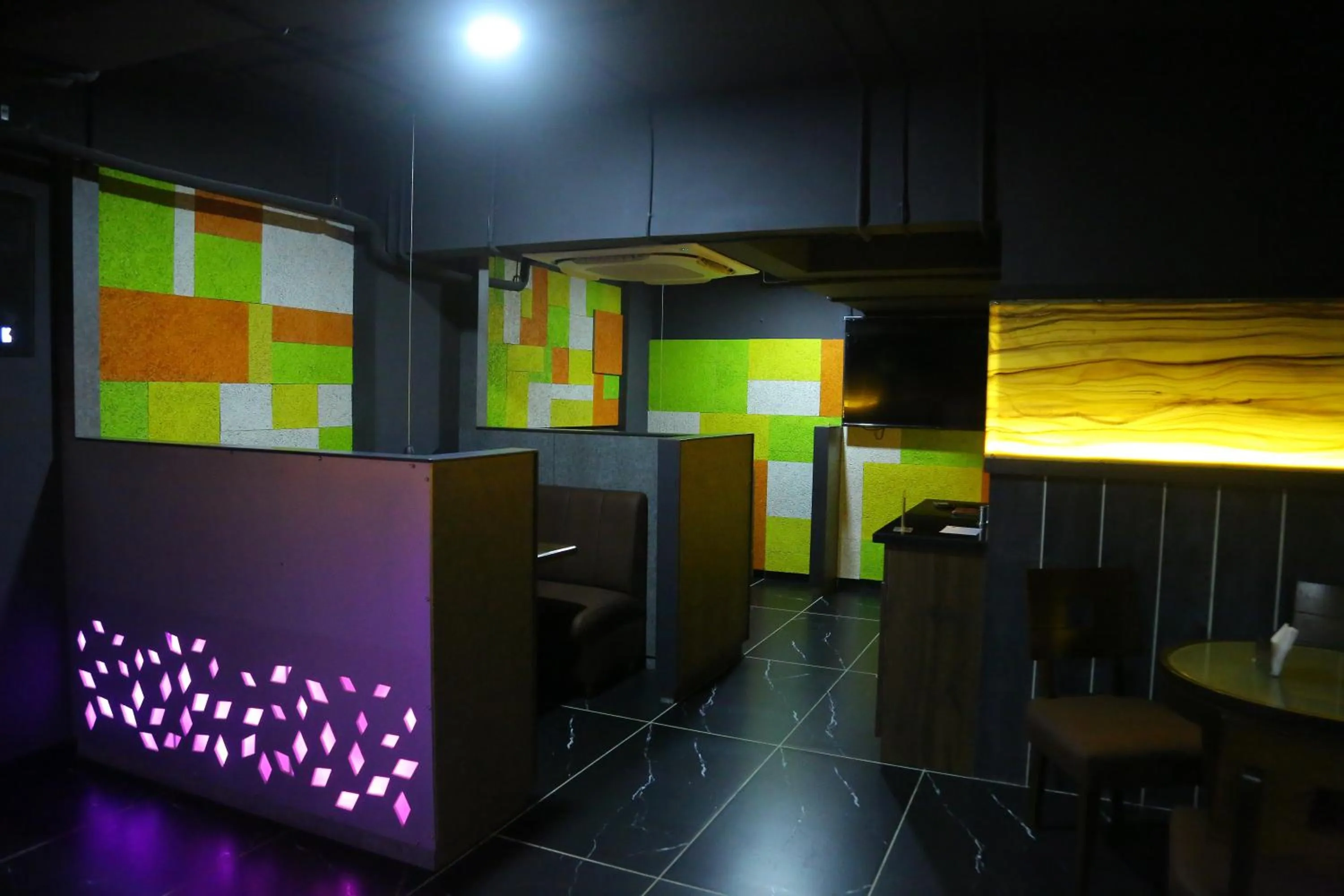 Lounge or bar in HOTEL SALEM CASTLE