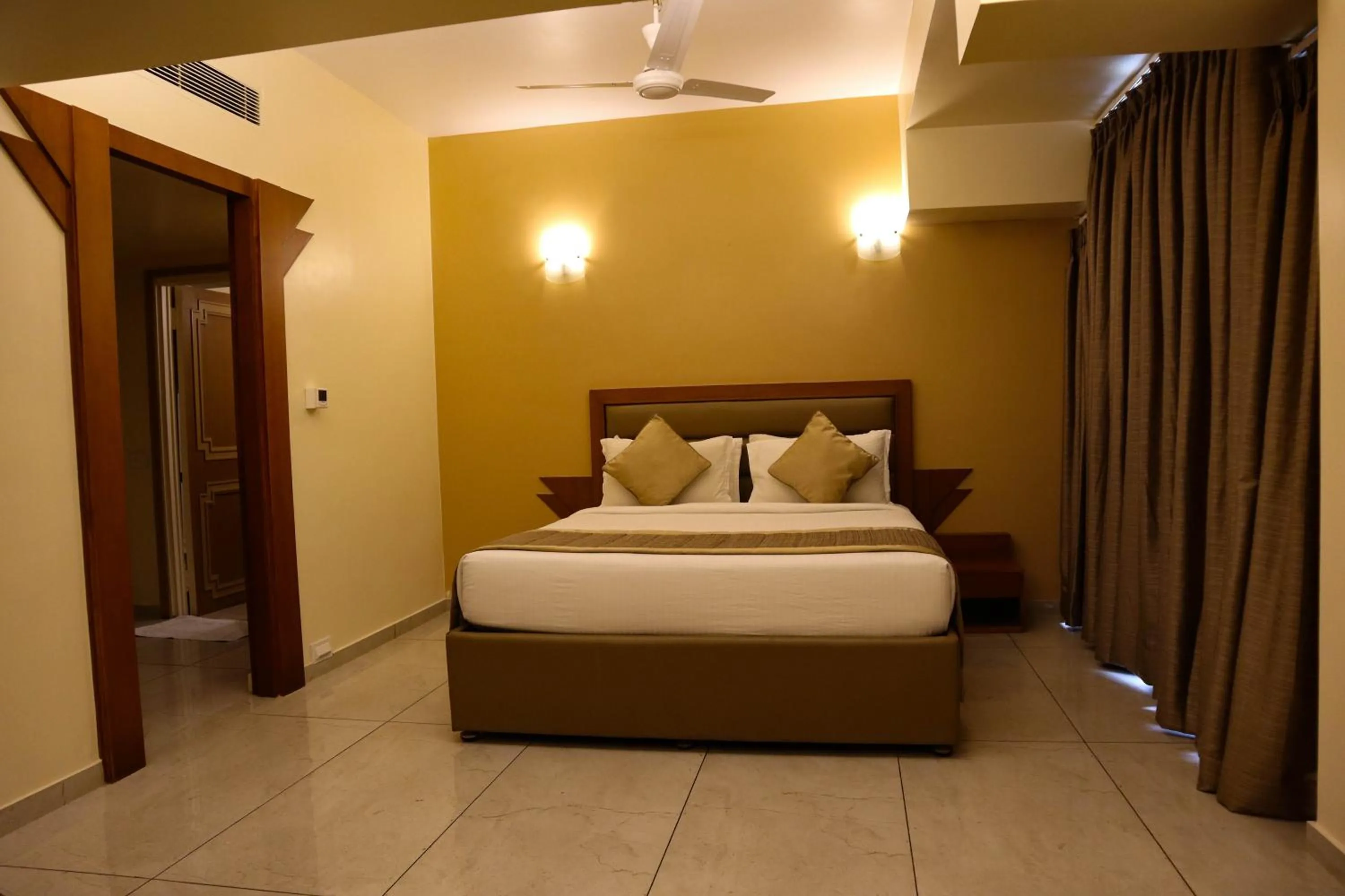 Bed in HOTEL SALEM CASTLE